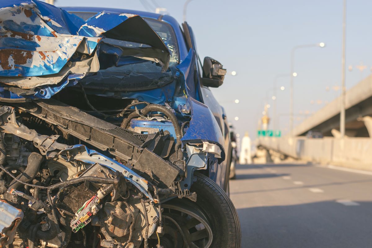 Tödlicher Verkehrsunfall auf Autobahn – Vollsperrung der Fahrbahn