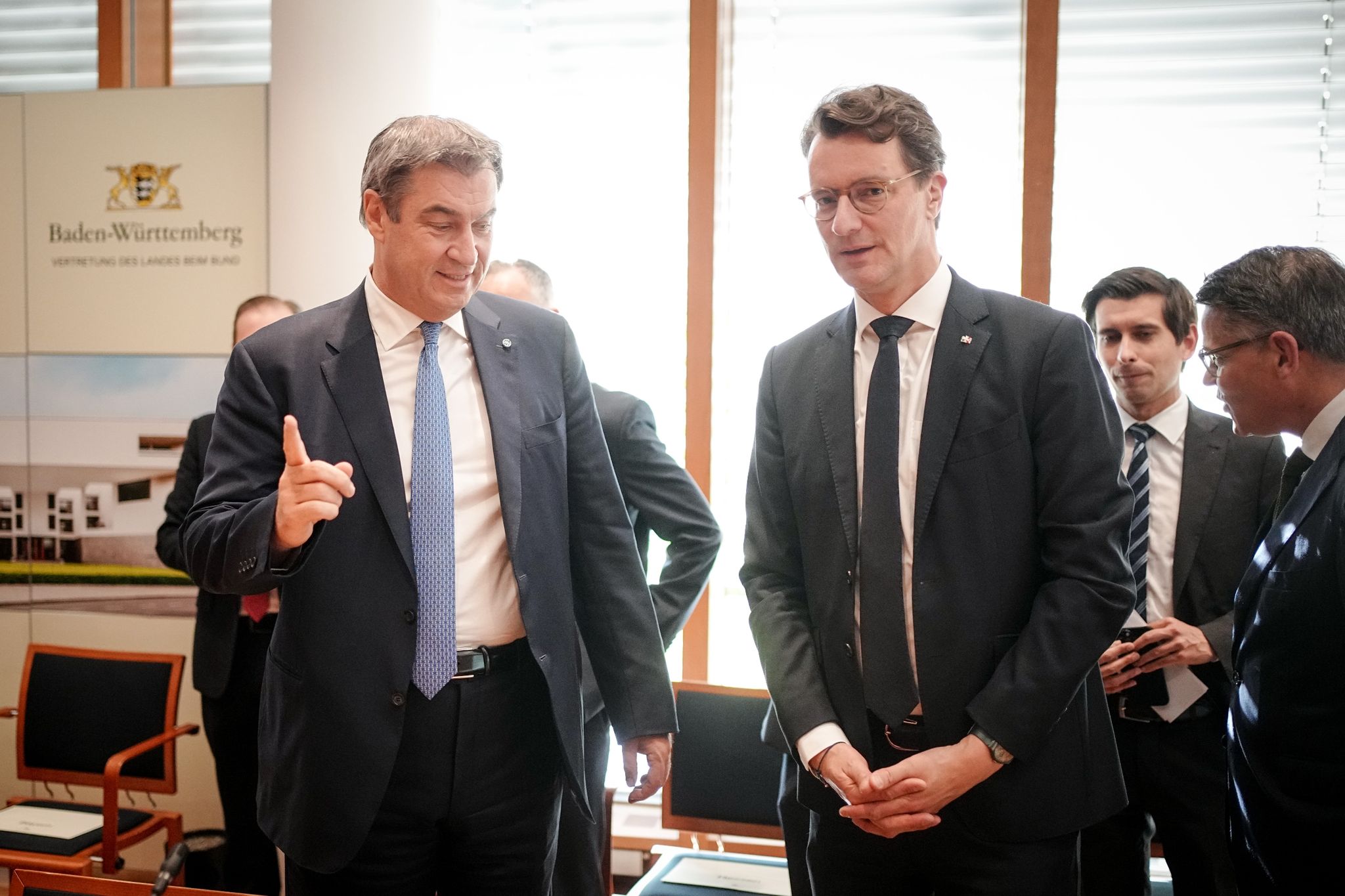 Söder und Wüst in Union mit aussichtsreichster Kanzlerchance