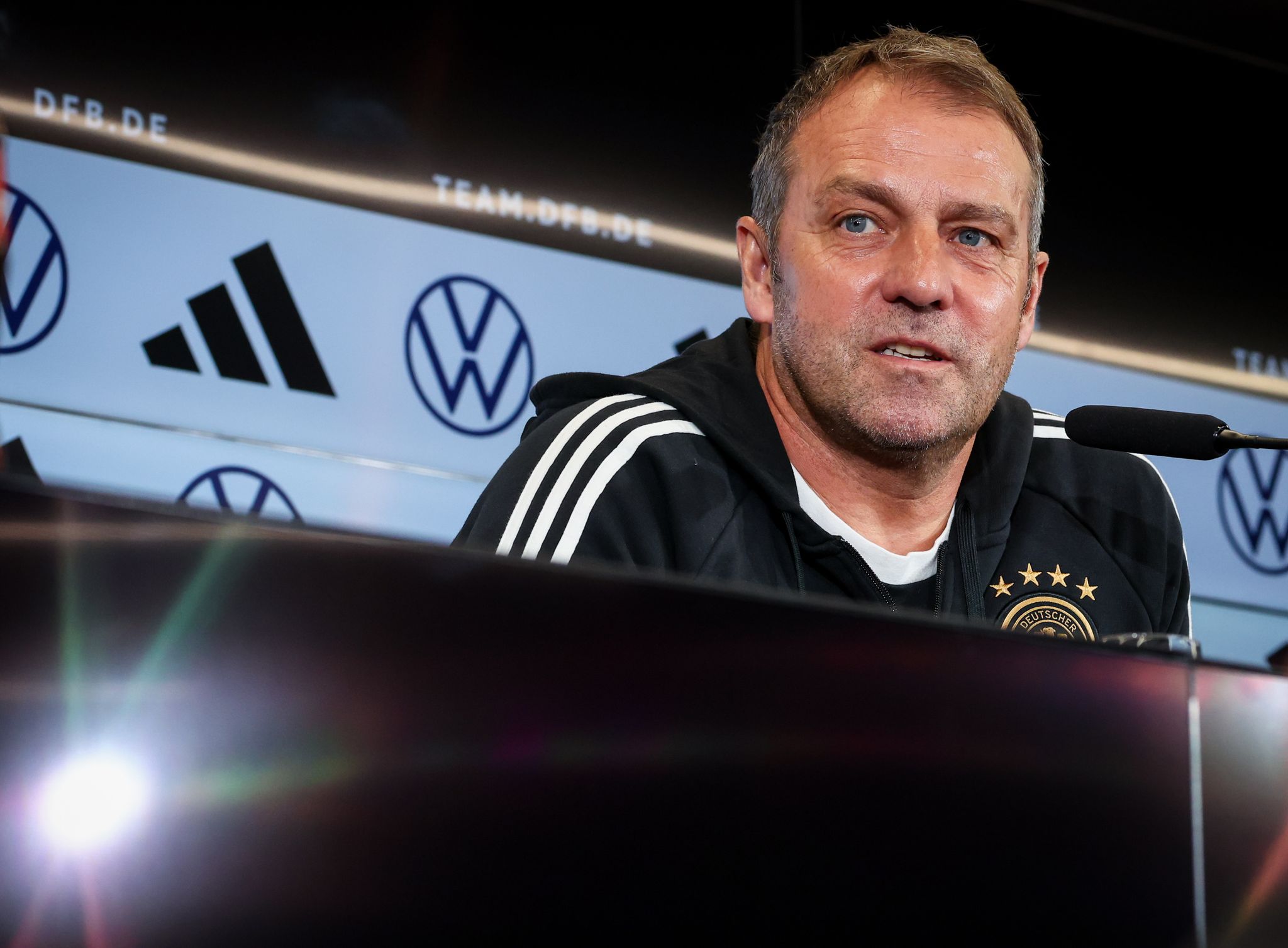 Flick holt WM-Kräfte zurück: Aber kein Süle, Gnabry verletzt