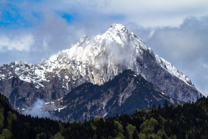 Bergsteiger stürzt 400 Meter von Zugspitze