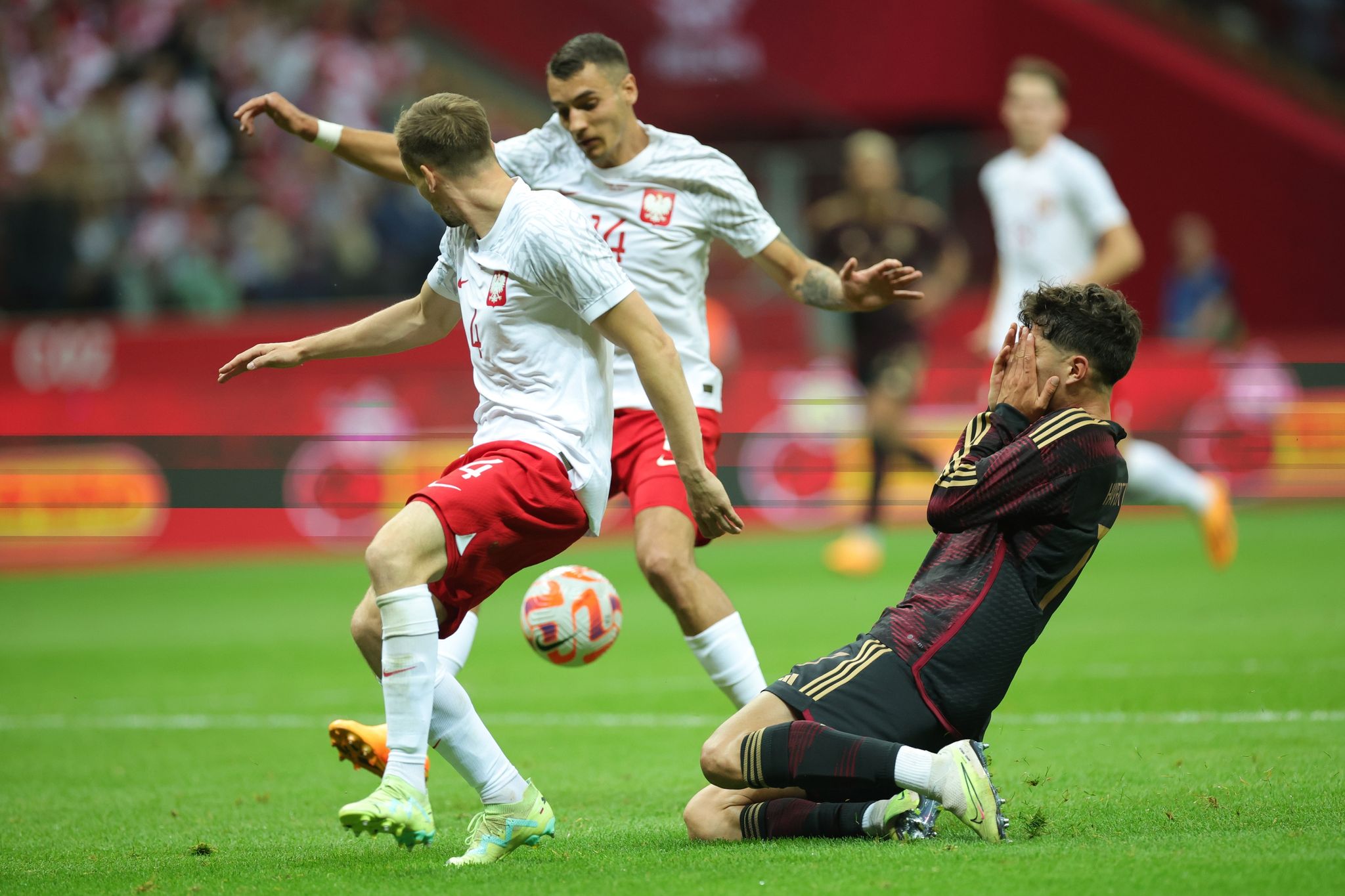 Weit weg von EM-Form: Flicks DFB-Auswahl verliert in Polen