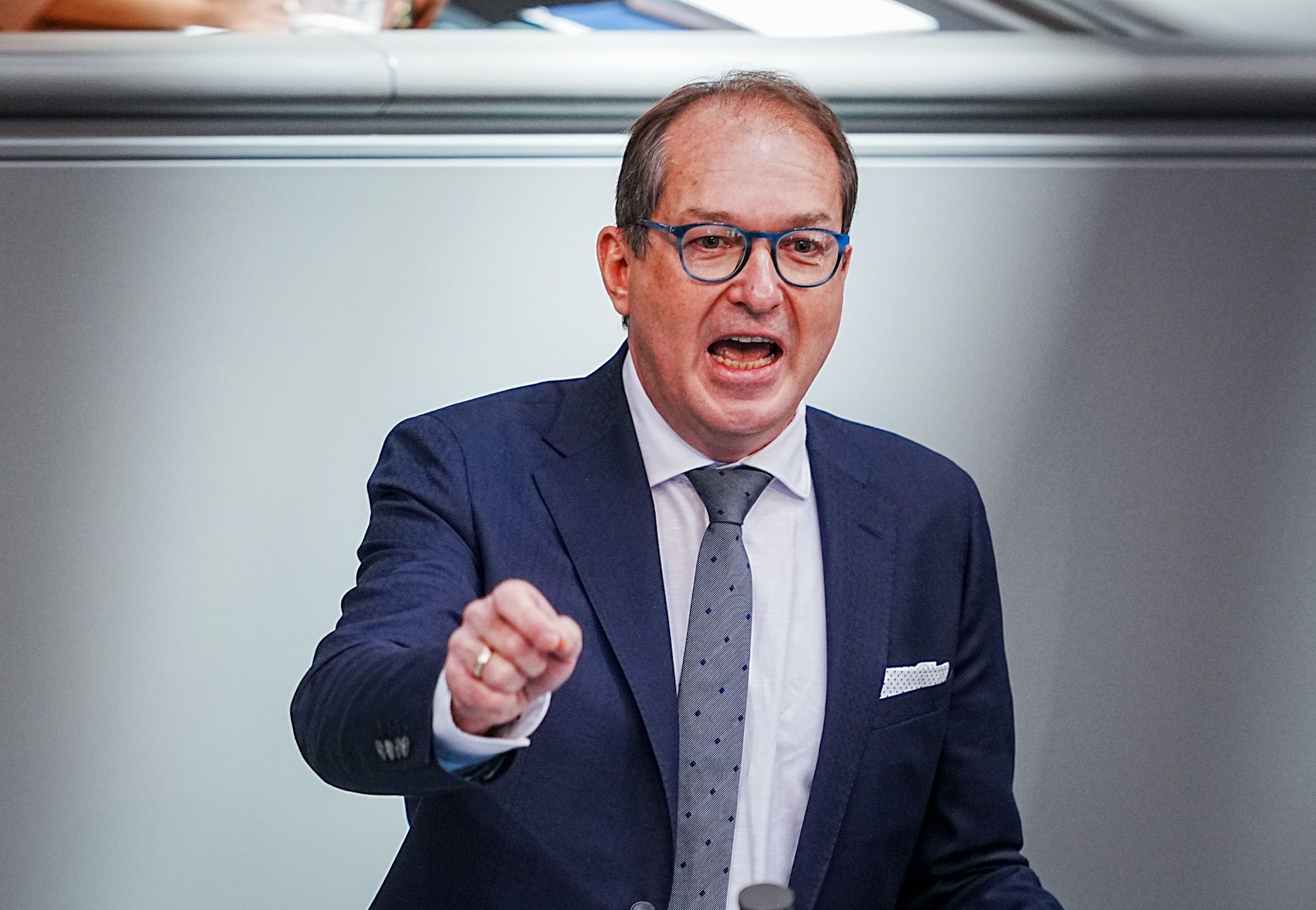 Gegner der Wahlrechtsreform bereiten Klage vor