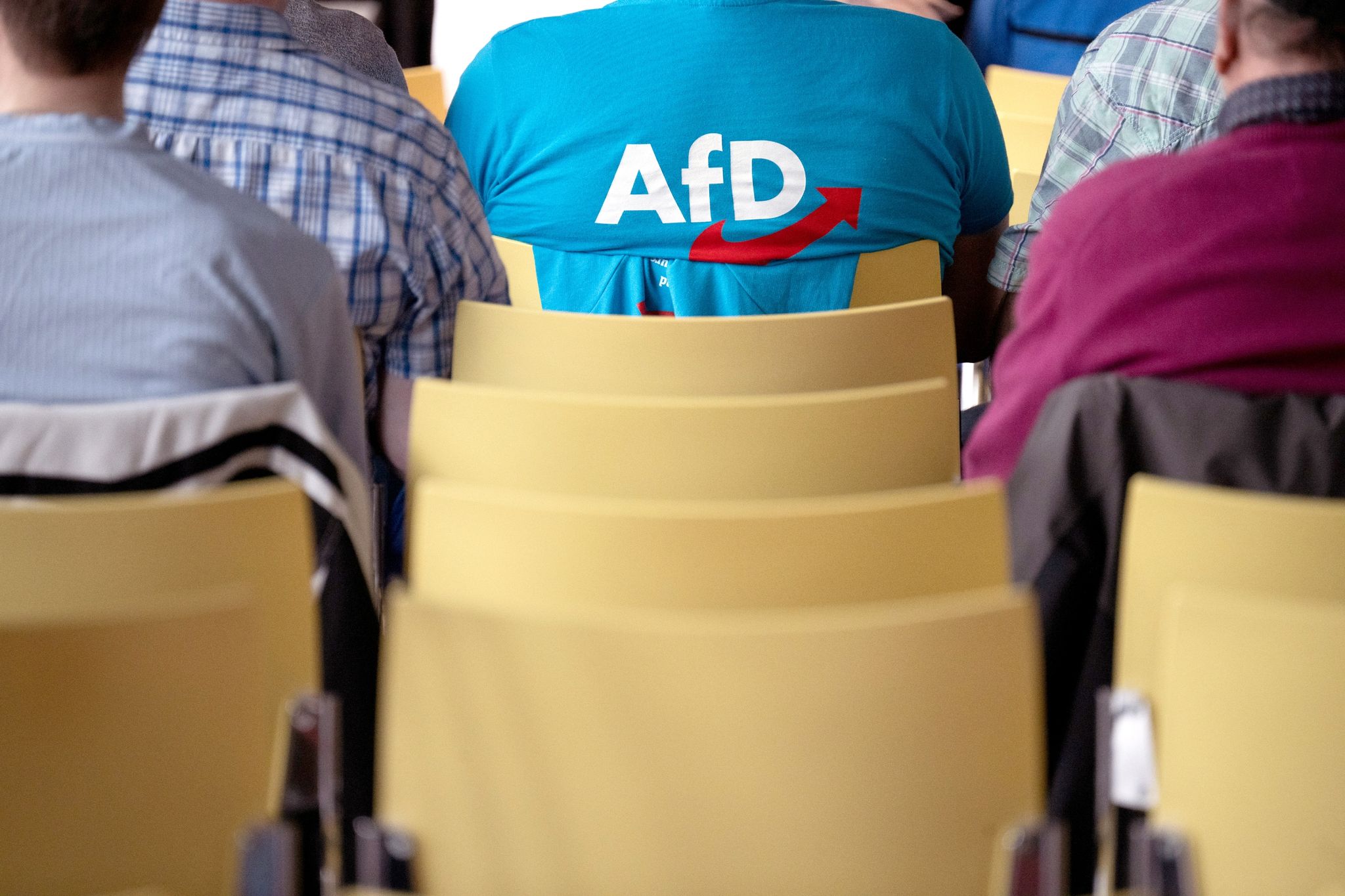 Studie findet rechtsextreme Ansichten in Ostdeutschland
