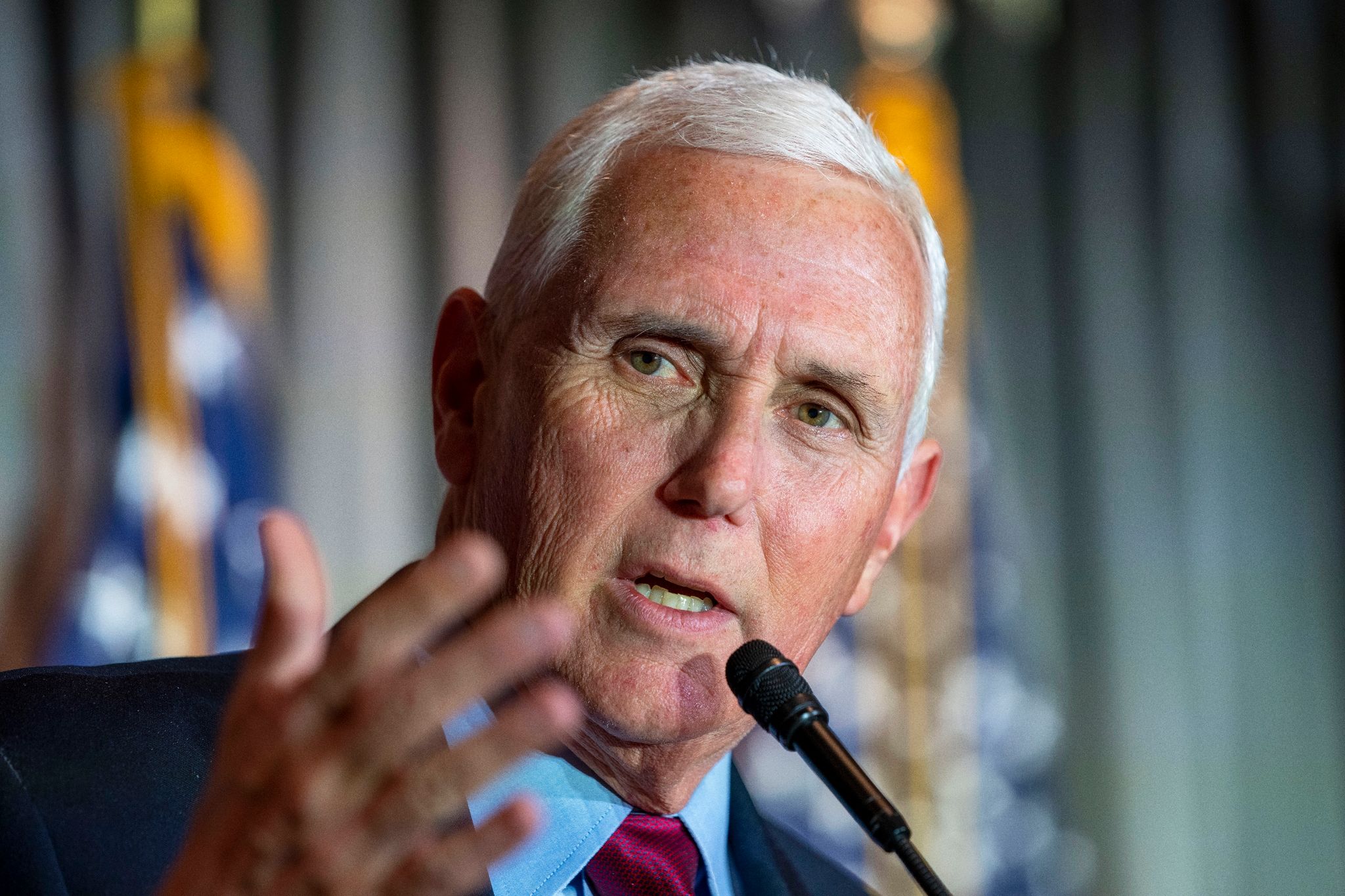 Pence startet Wahlkampf mit verbalem Angriff auf Trump