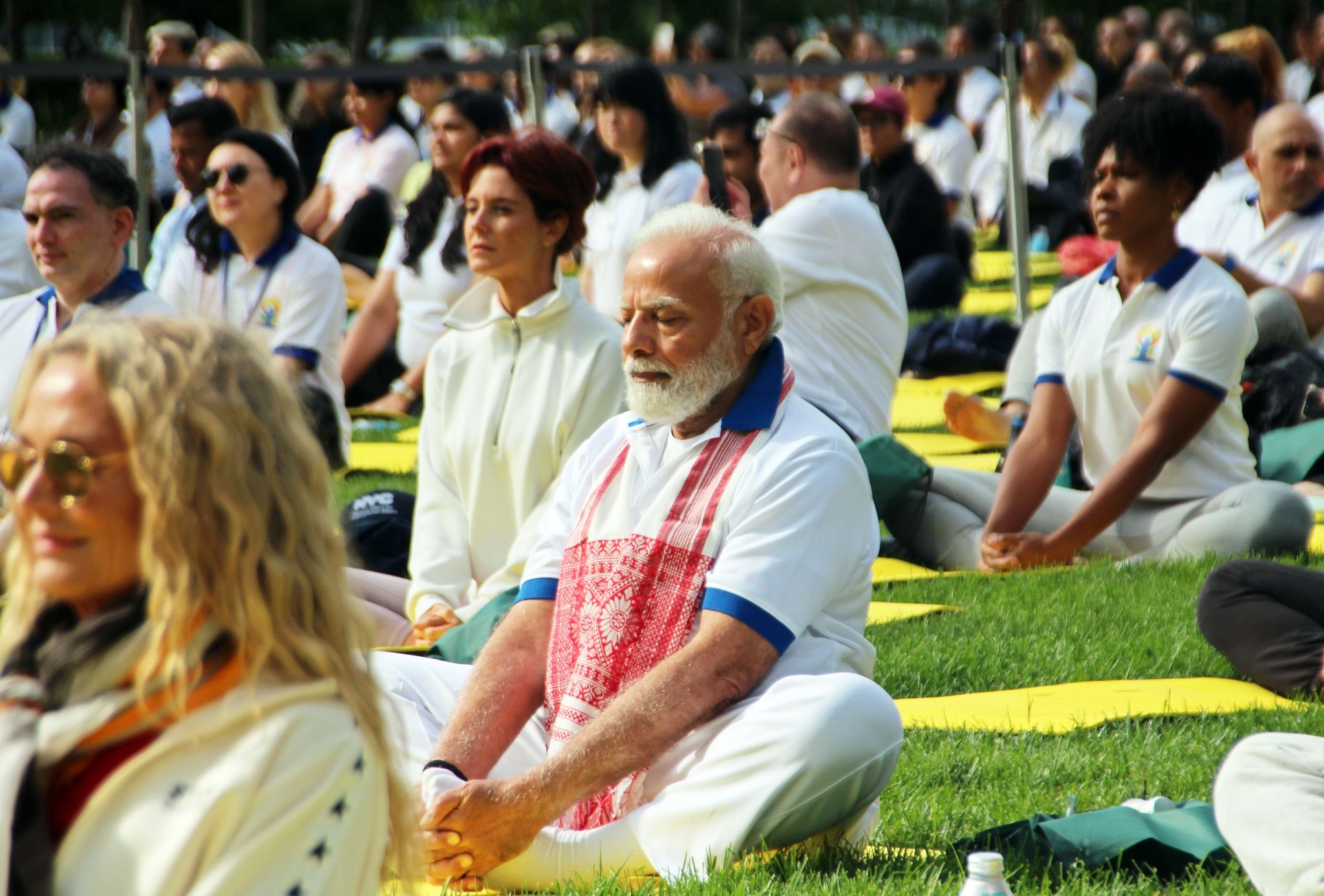 Indiens Premier macht bei UN mit Hunderten Menschen Yoga