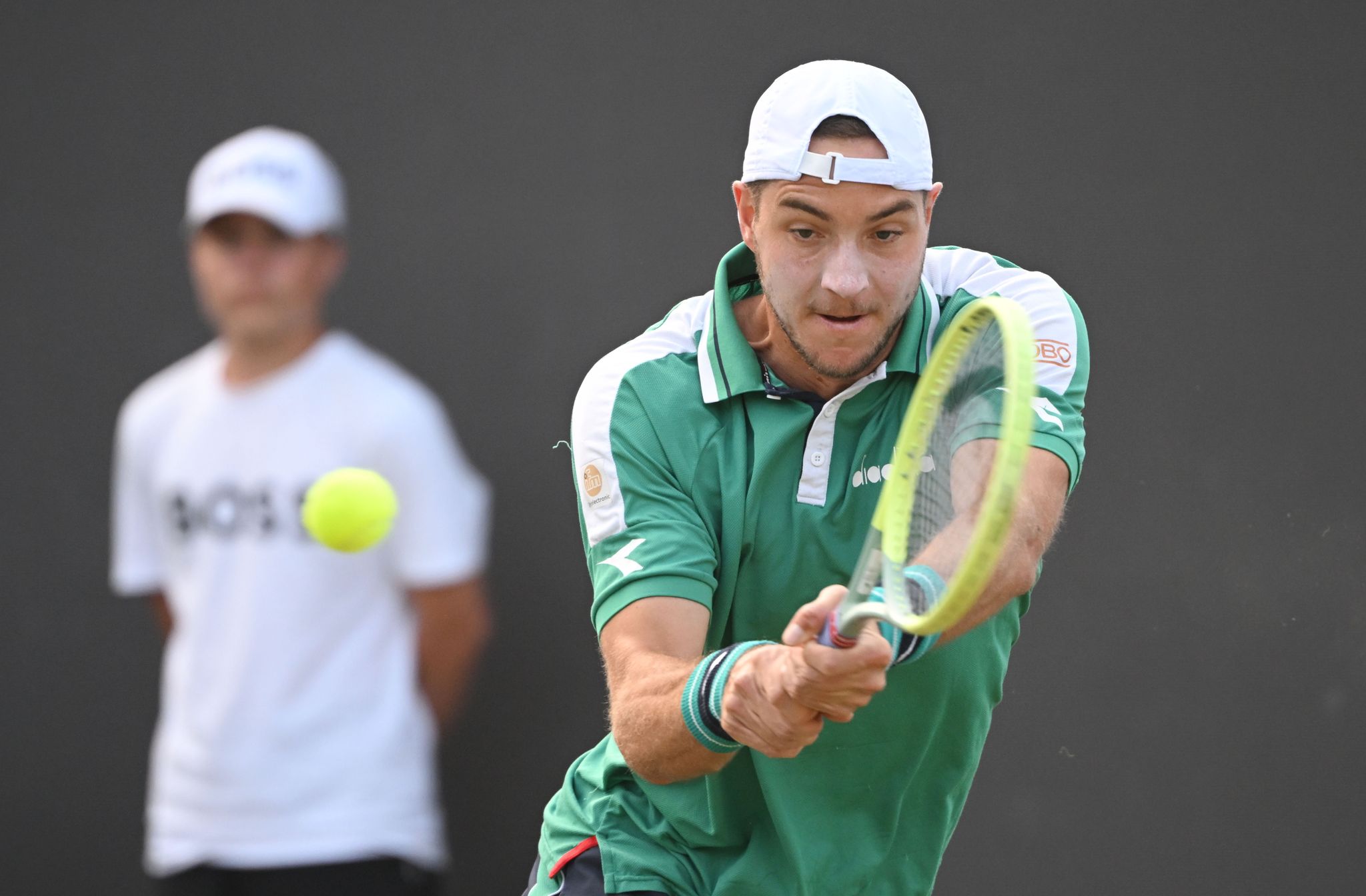 Struff wahrt mit Halbfinaleinzug Titelchance in Stuttgart