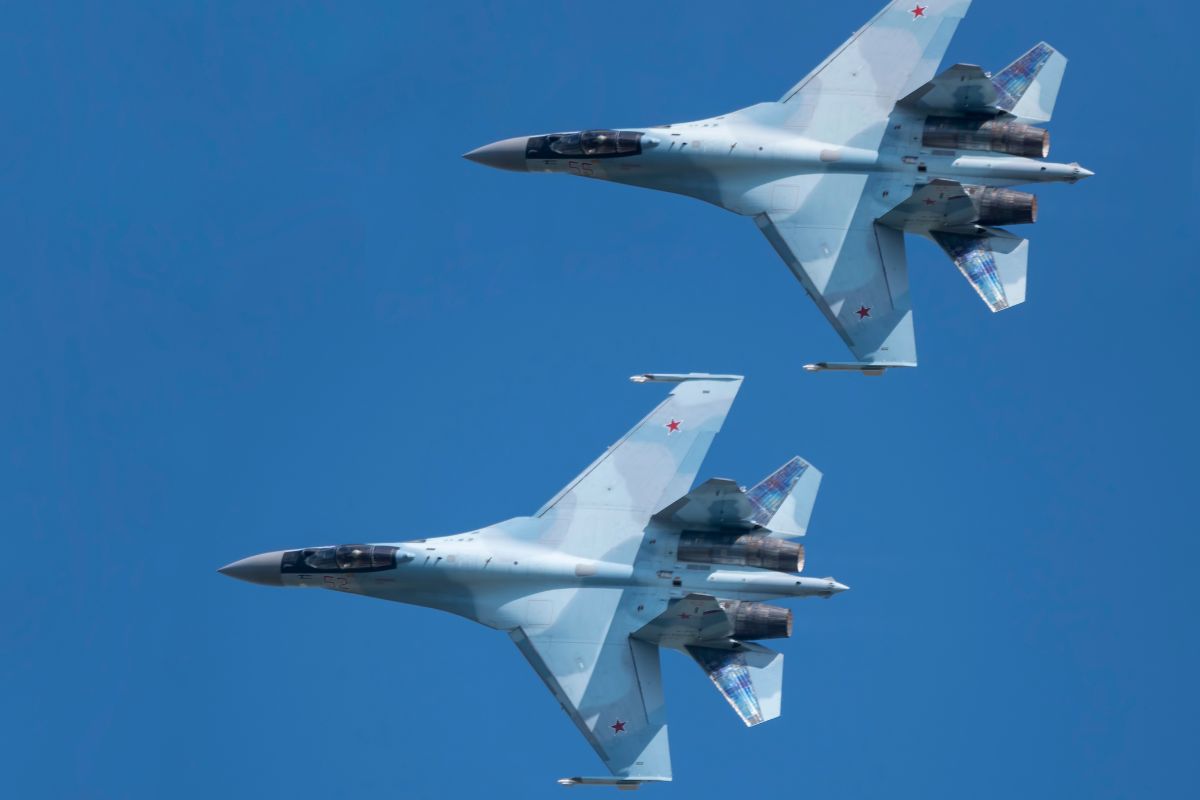 Alarm am Himmel: Über 30 Kampfjets dringen in Luftraum ein