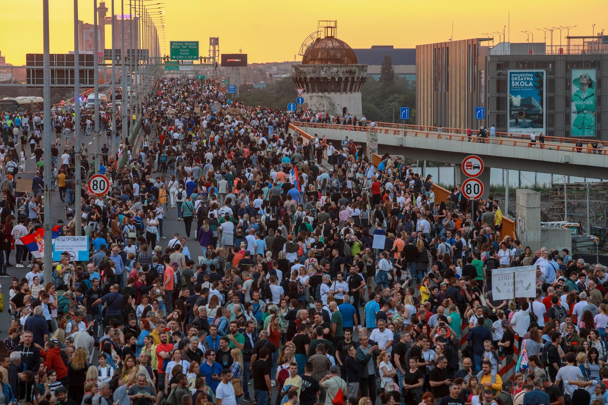 Serbien: Protest gegen Gewalt und Regierung weitet sich aus