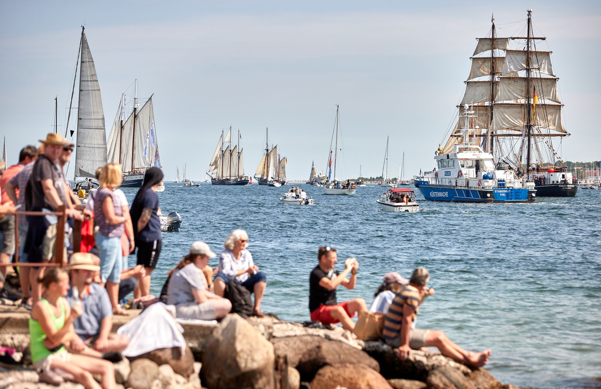 Kieler Woche: Windjammerparade lockt 140.000 Schaulustige an