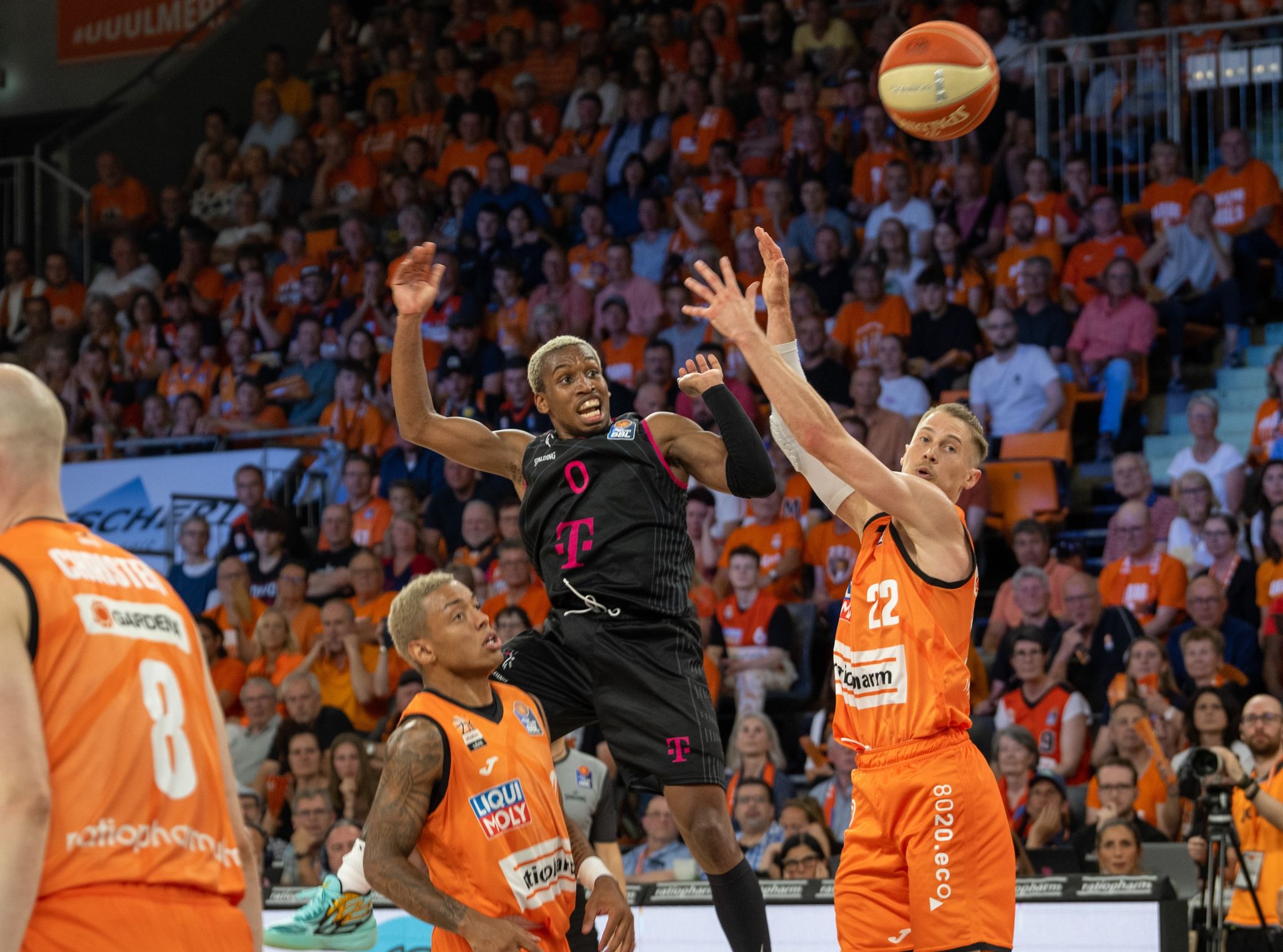 Grüße an Oma Ingrid und auf die Wolke: Ulms große Titelsause