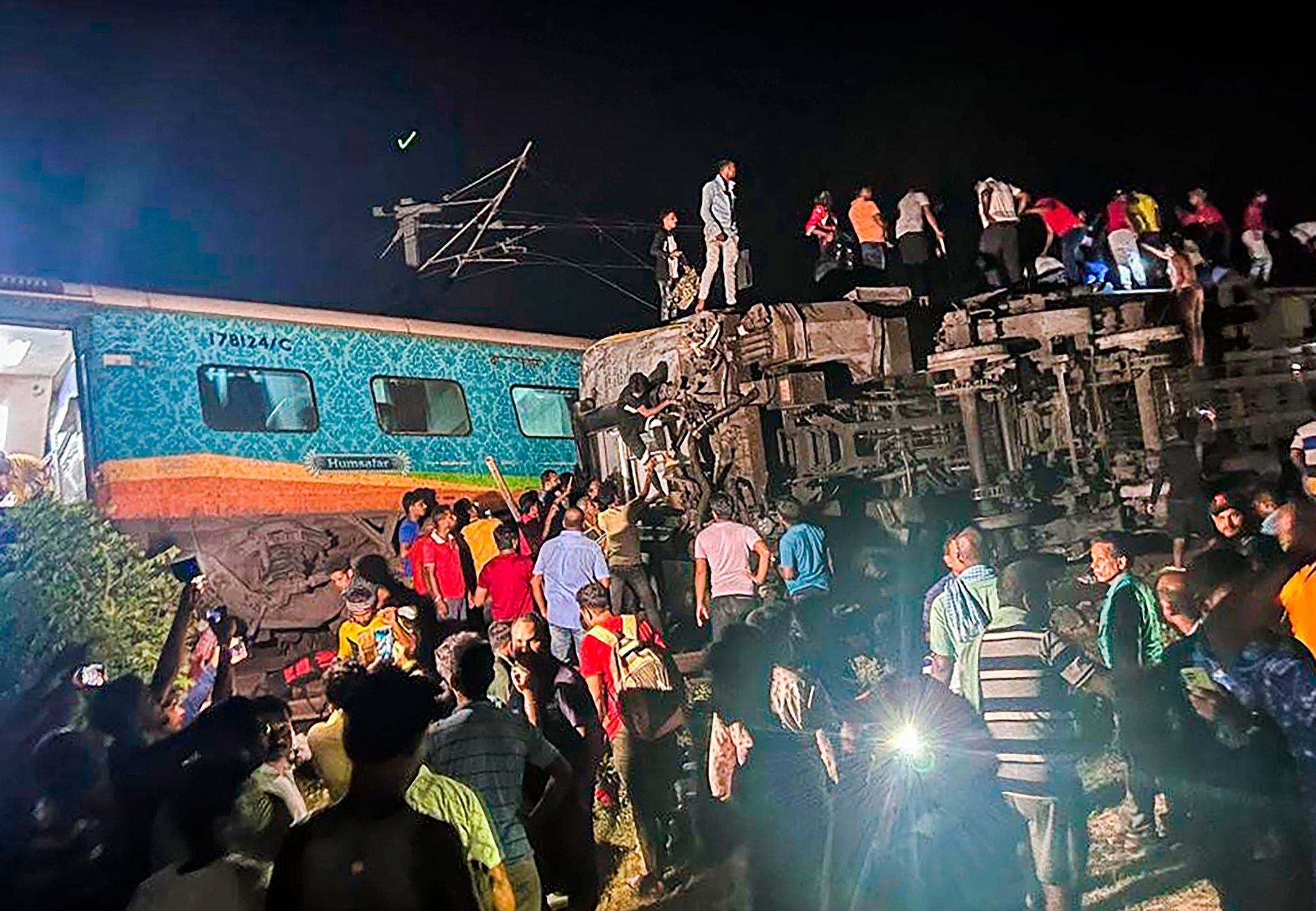 Schweres Bahnunglück erschüttert Indien
