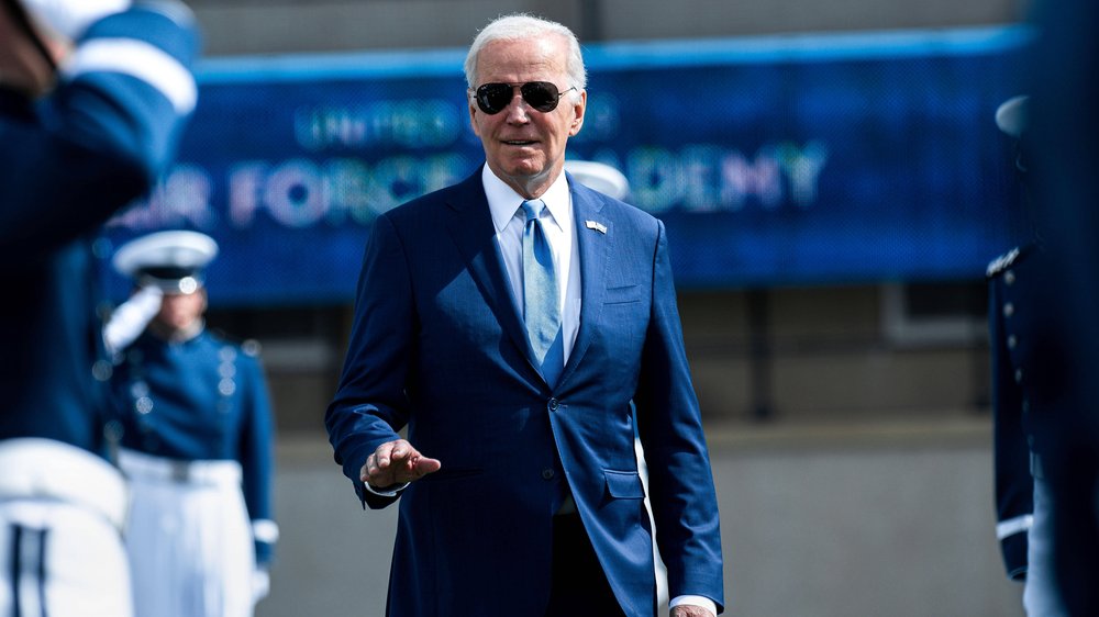 Nach Sturz auf der Bühne: So geht es US-Präsident Joe Biden