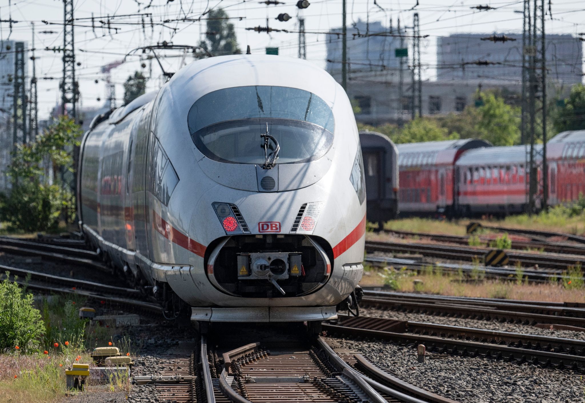 DB-Fernverkehrszüge wieder deutlich unpünktlicher