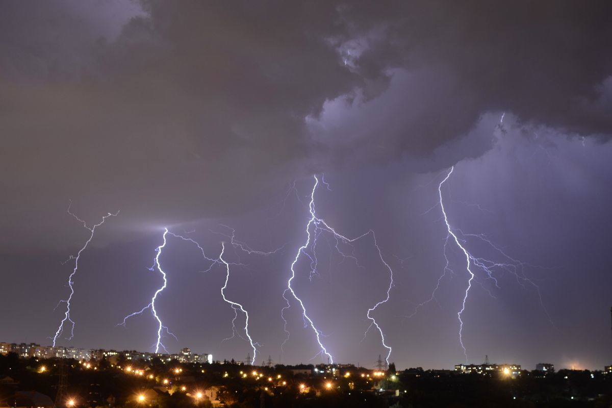 Unwetter-Warnung: Gewitter und Sturm