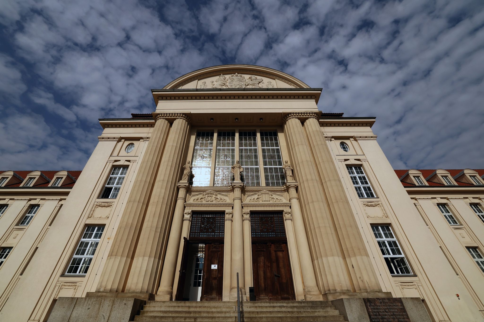 Haftstrafen um vielfachen Kindesmissbrauch in Schwerin