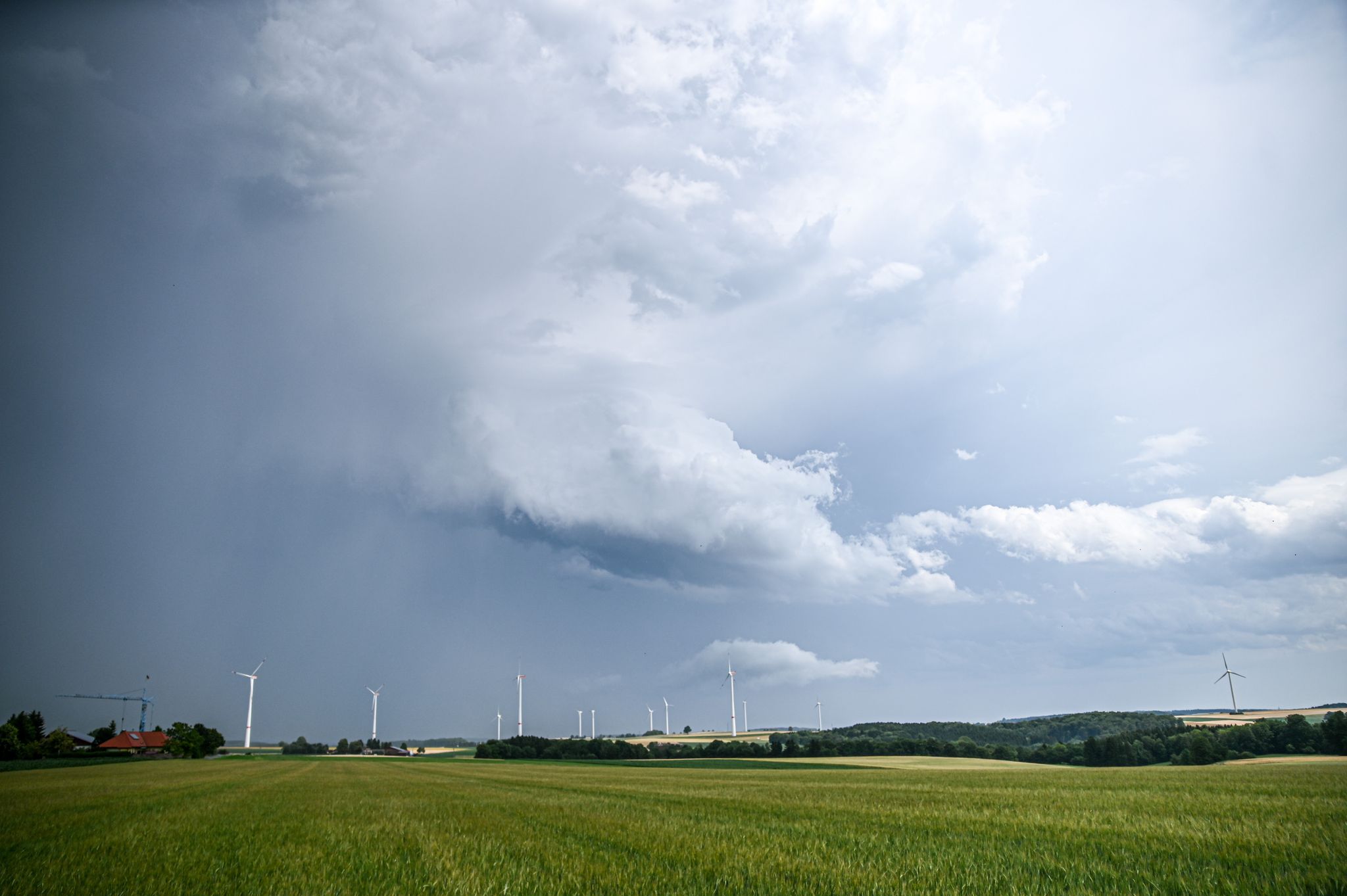 Unwetter ziehen über Osten Frankreichs Richtung Deutschland
