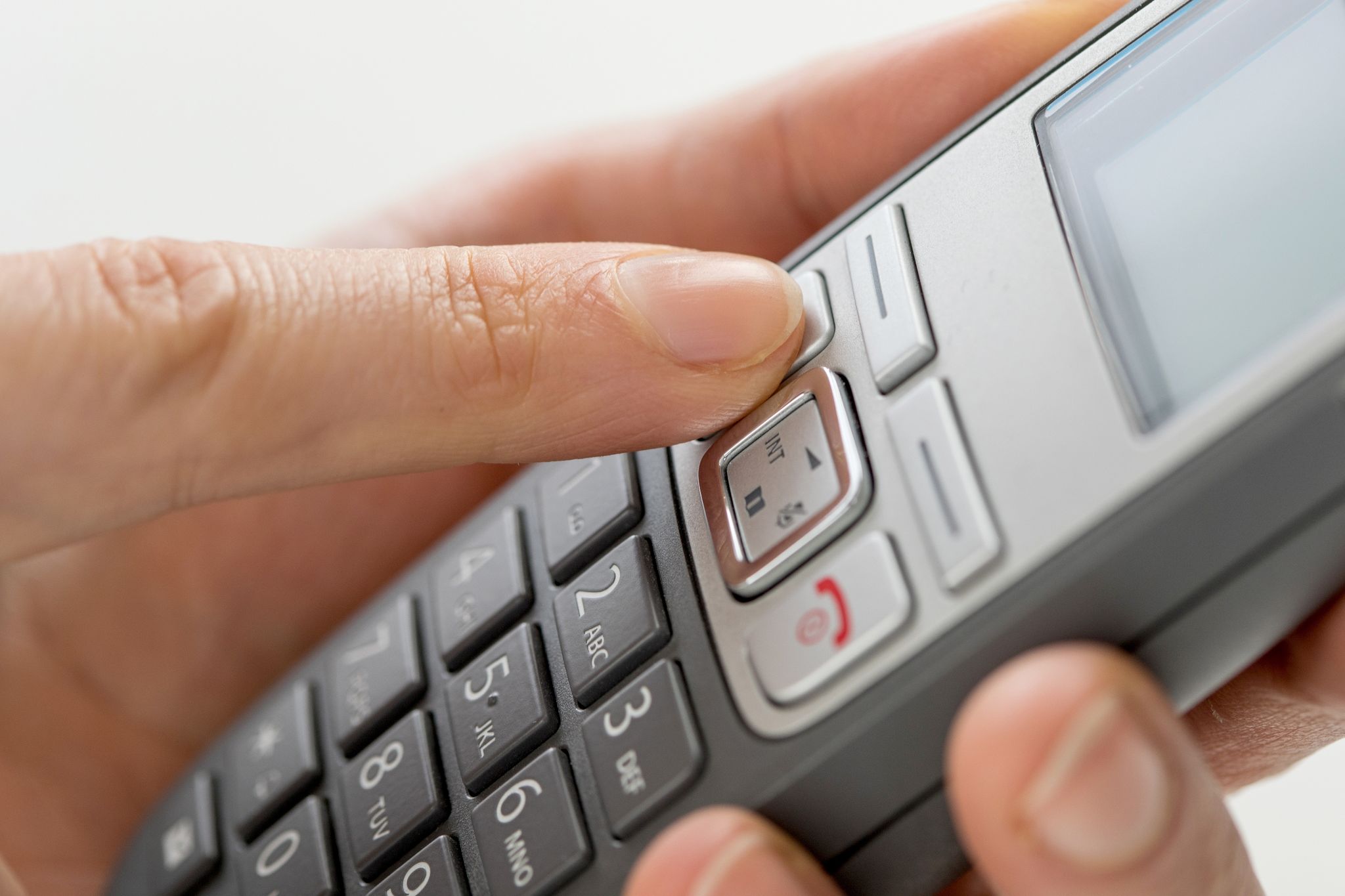 Fast jedes zweite alte Smartphone wird nicht entsorgt