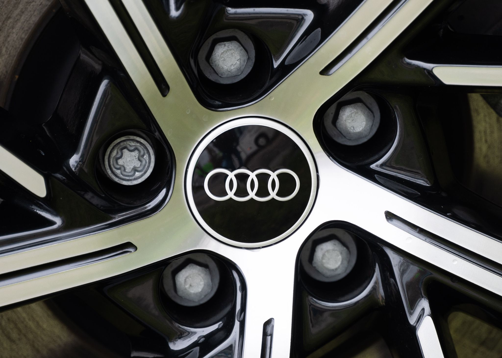 Audi macht gegen BMW und Mercedes Boden gut