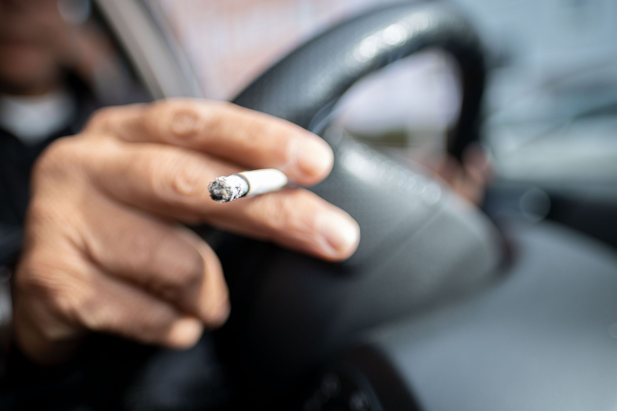 Lauterbach-Pläne: Rauchen in Autos verhindern