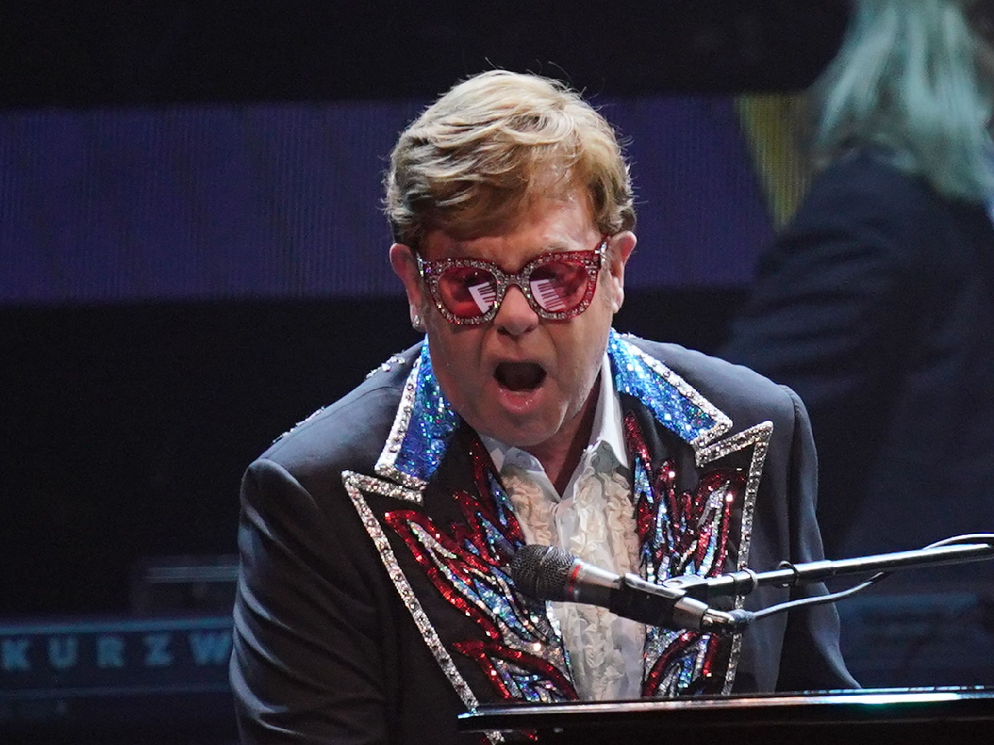 Elton John schließt Abschiedstournee in Stockholm ab