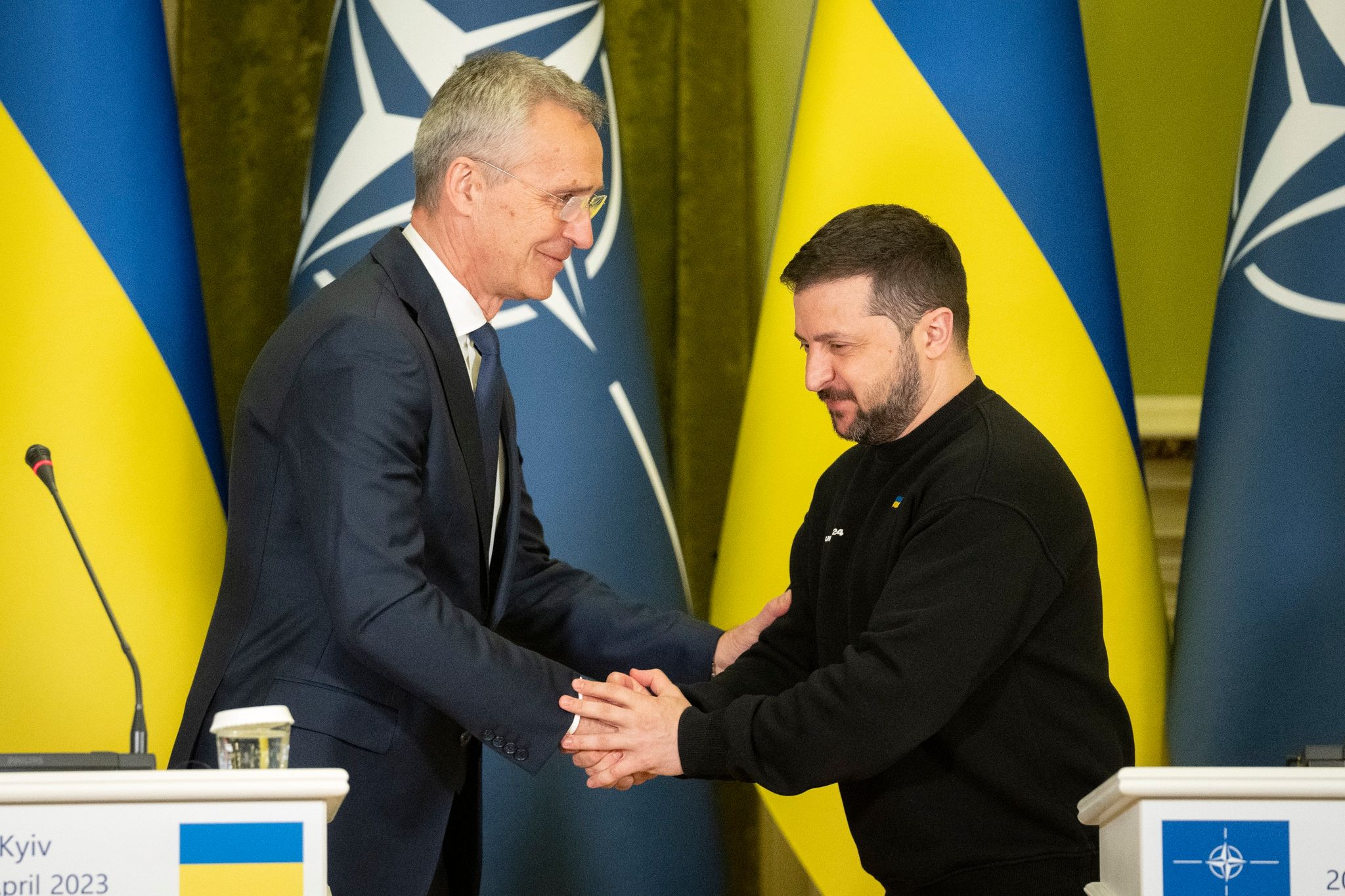 Beitritt: Nato macht Ukraine Hoffnung – Selenskyj enttäuscht