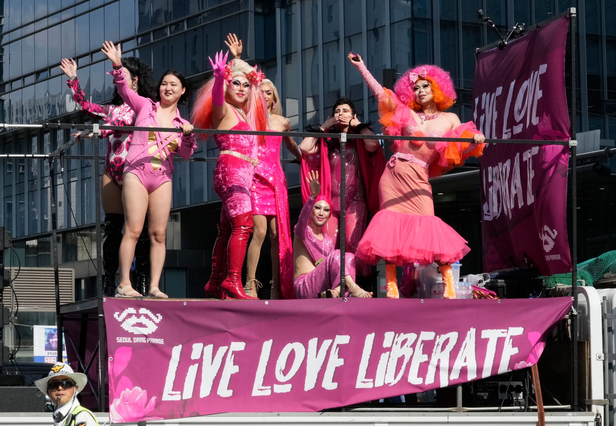 Tausende bei Queer-Parade in Seoul
