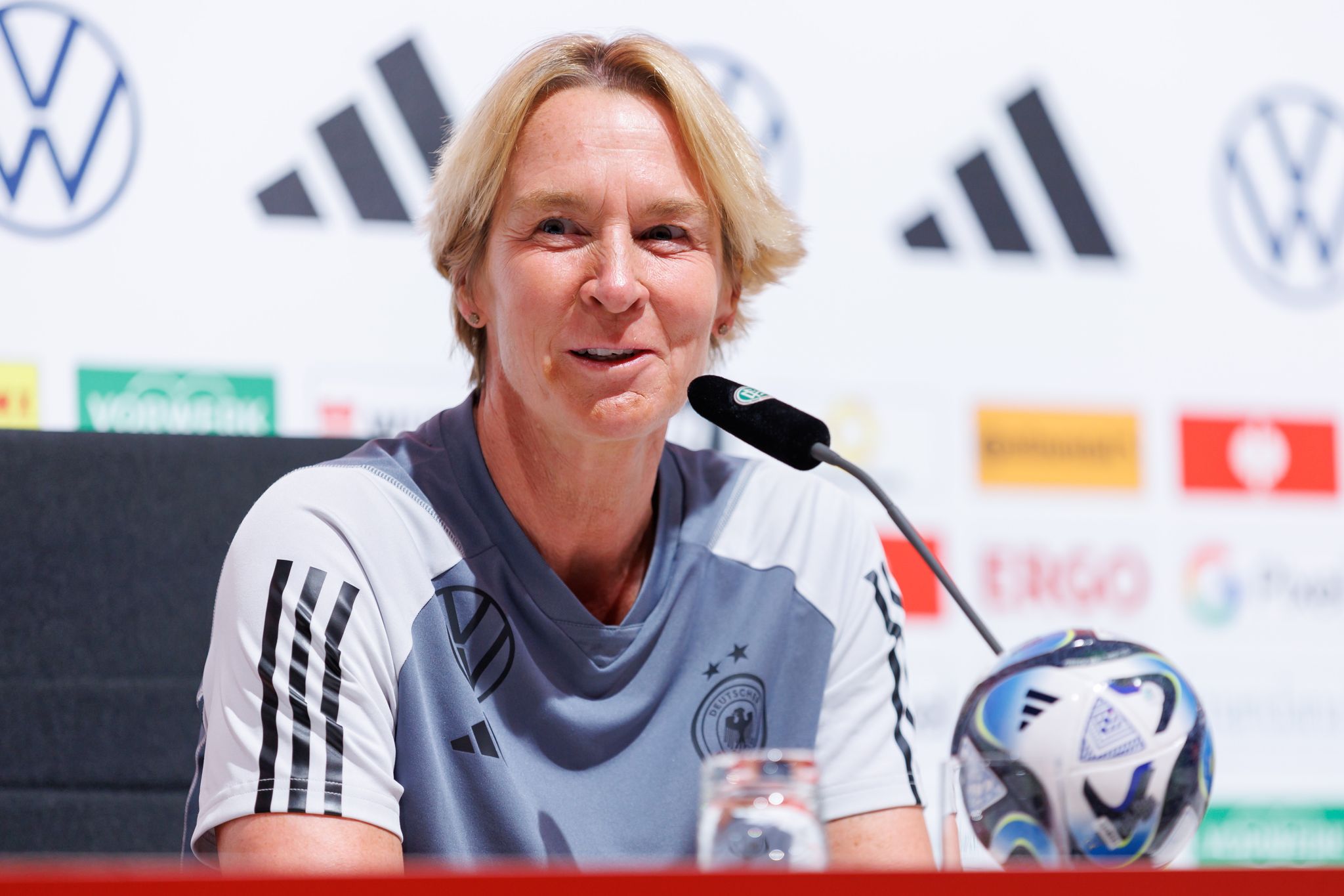 Voss-Tecklenburg fordert volle Mentalität gegen Sambia