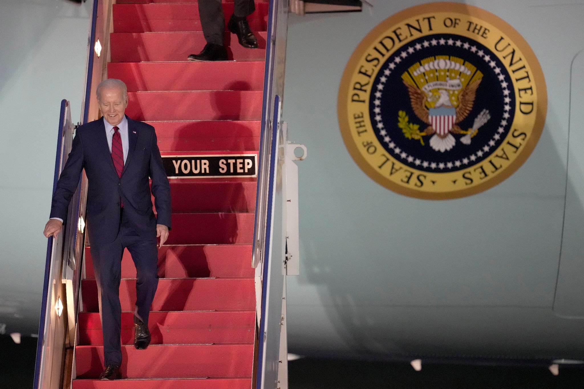 Vor Nato-Gipfel: Biden legt Stopp in London ein