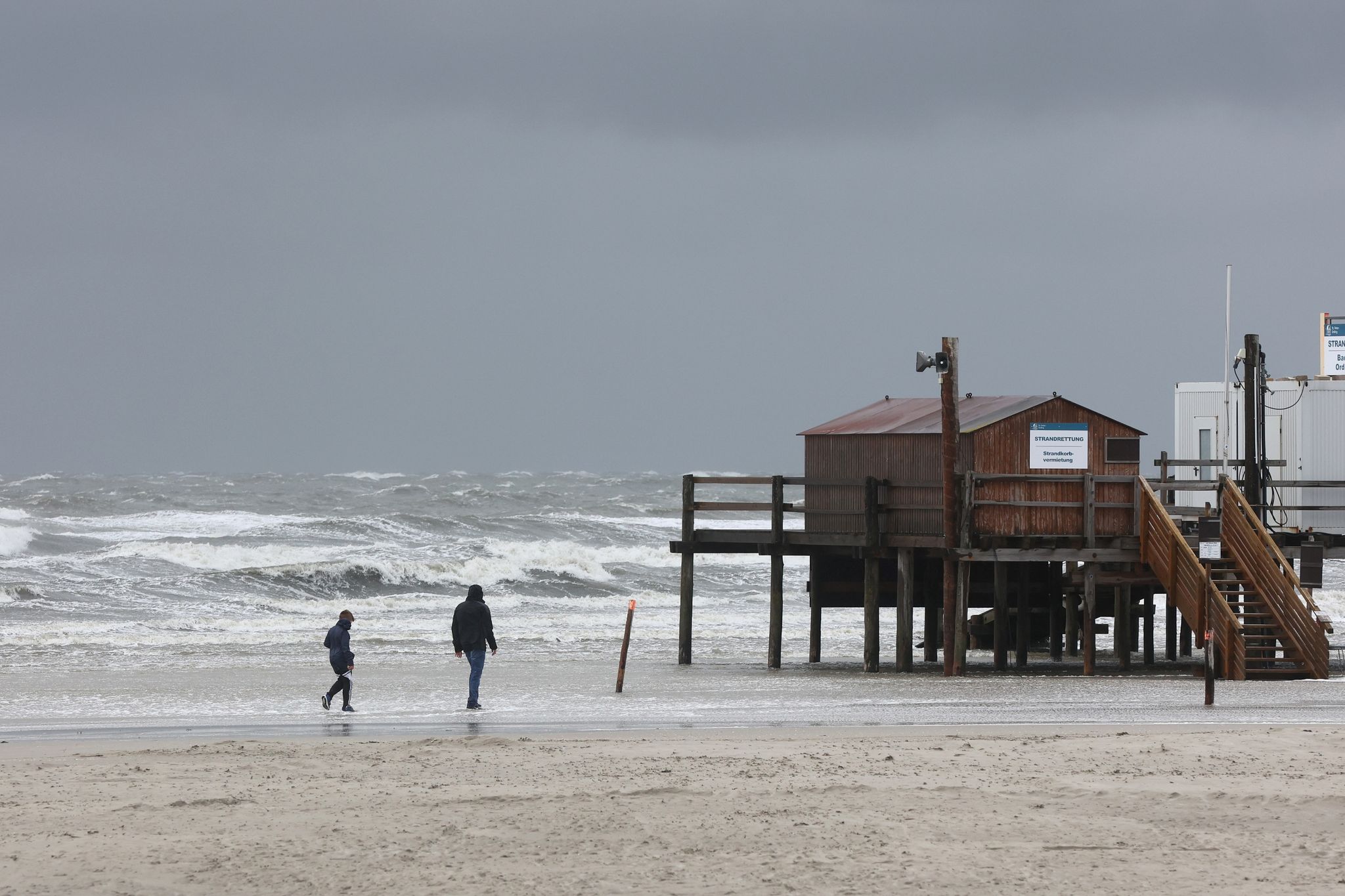 Ruhe und Sonne nach Feuerwehreinsätzen wegen Sturm «Poly»