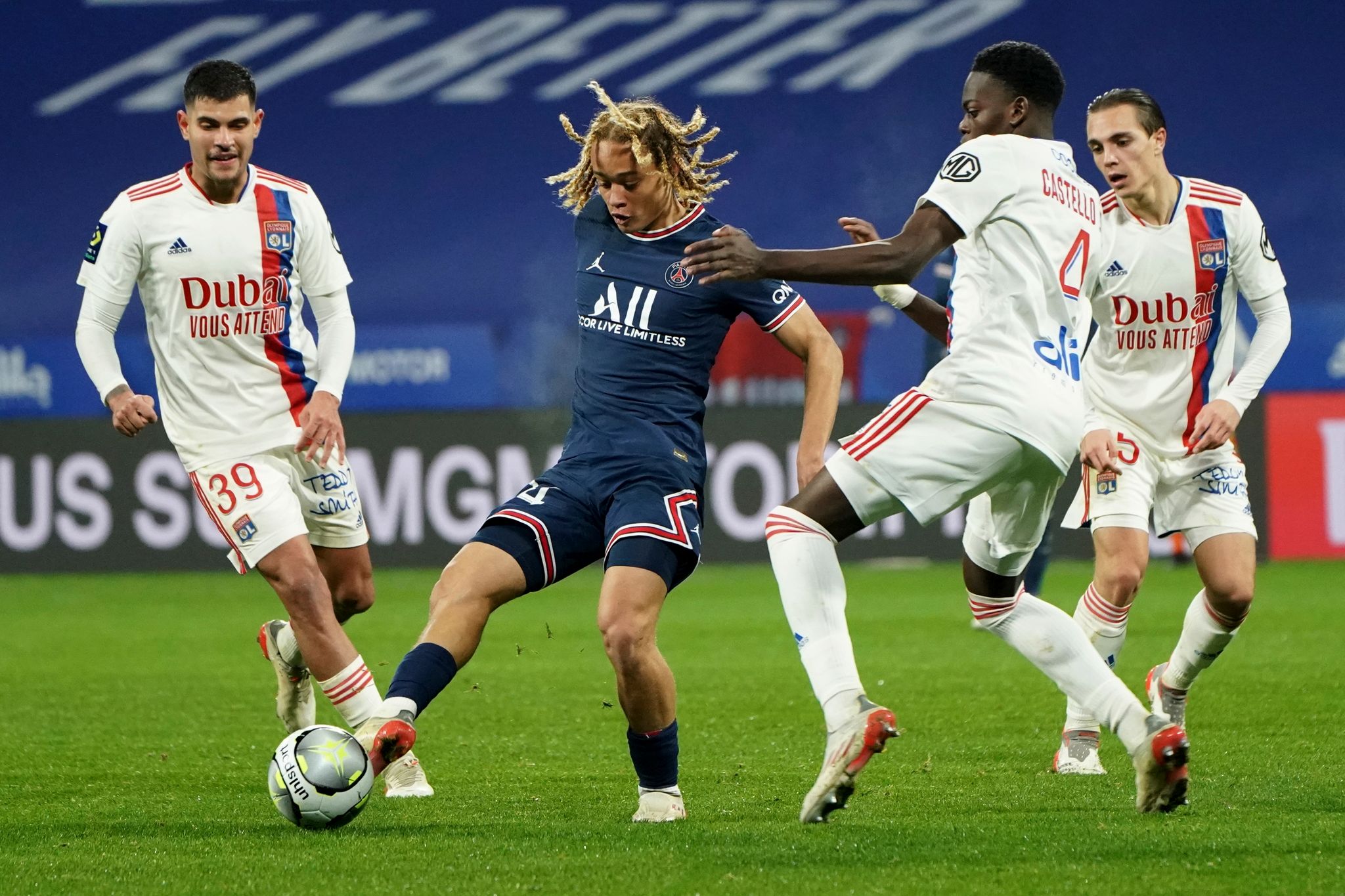 Leihe perfekt: Simons spielt kommende Saison für Leipzig