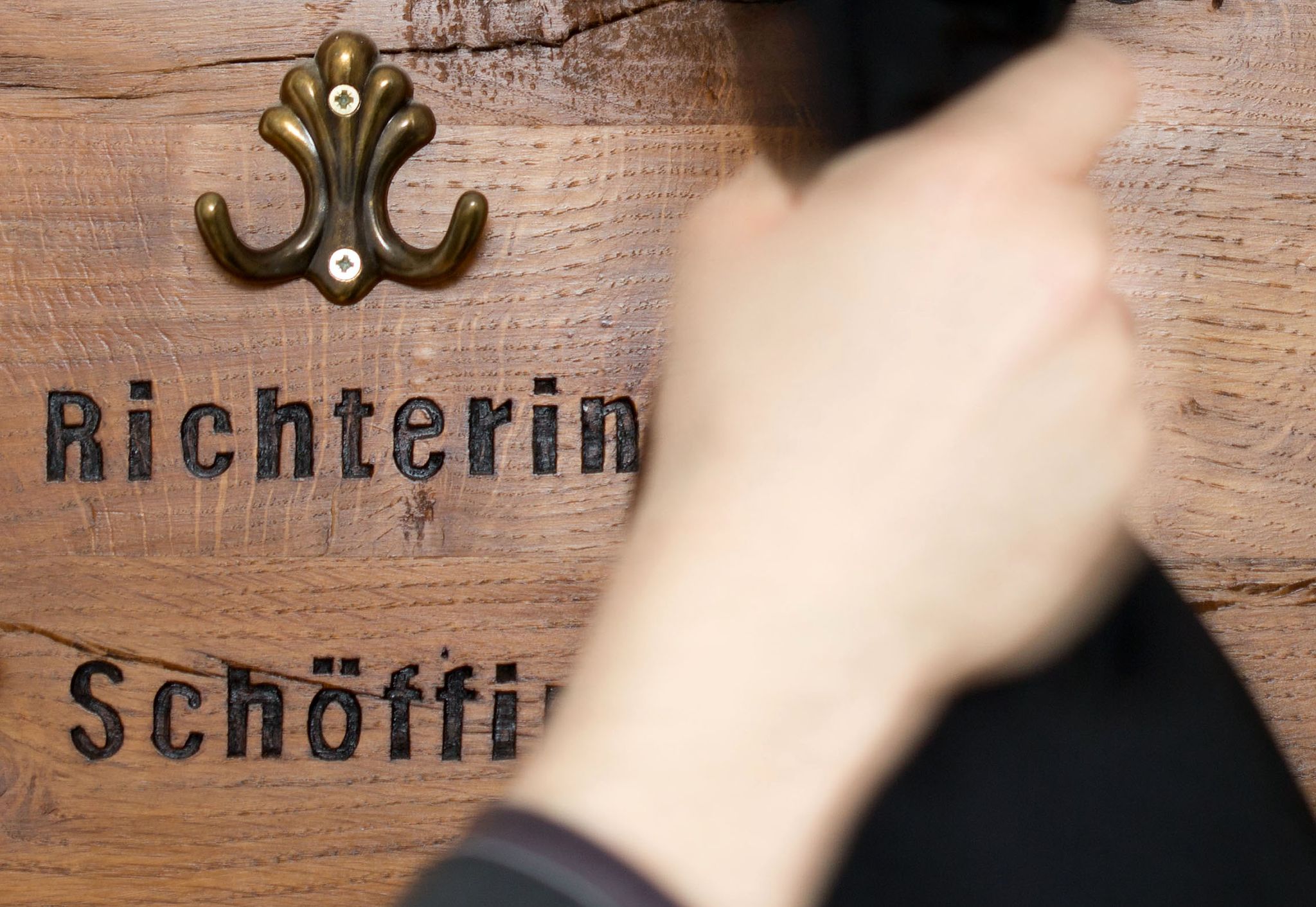 Kabinett berät zu Verfassungstreue von Schöffen