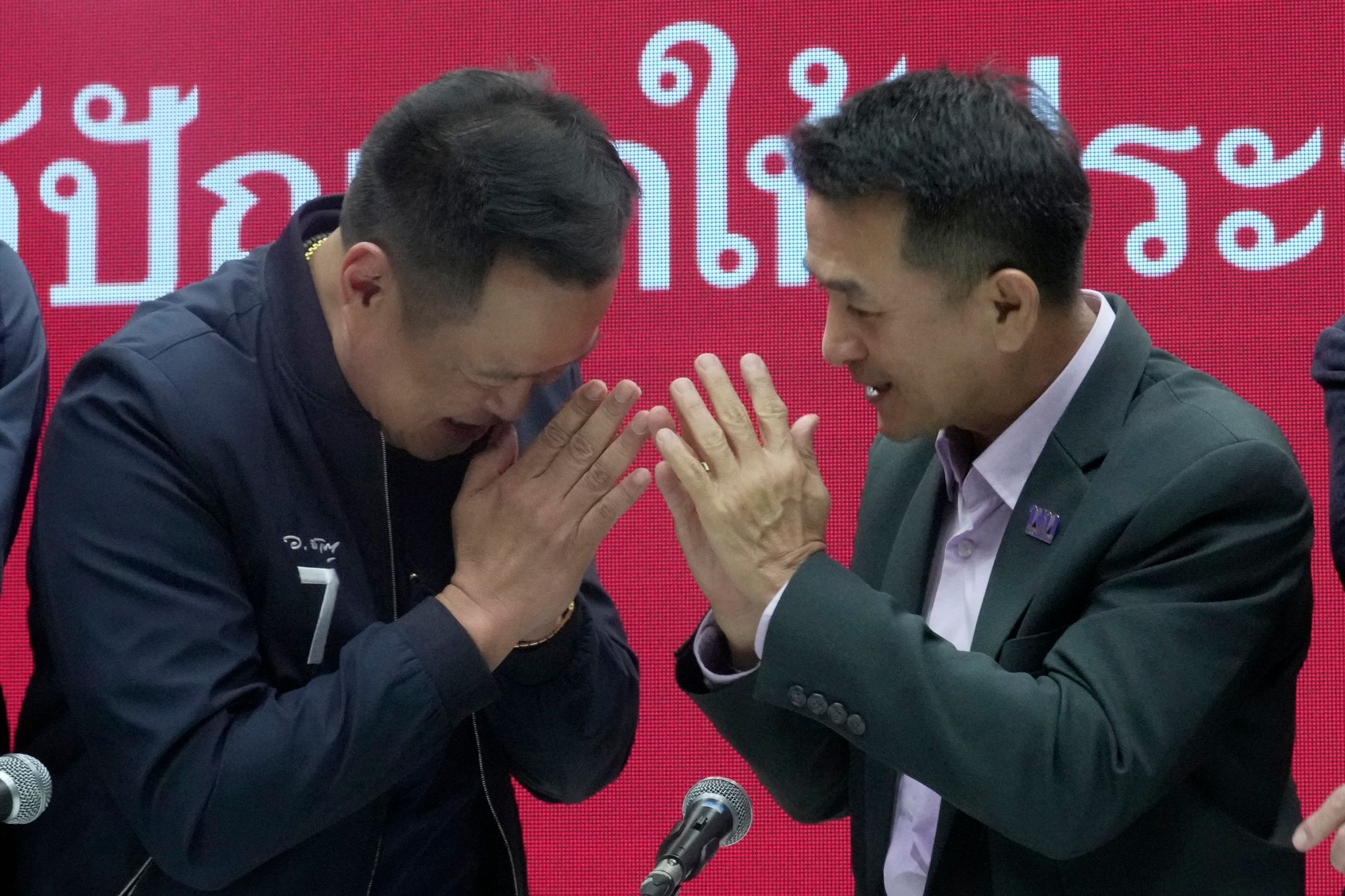 Neues Parteienbündnis will in Thailand eine Regierung bilden