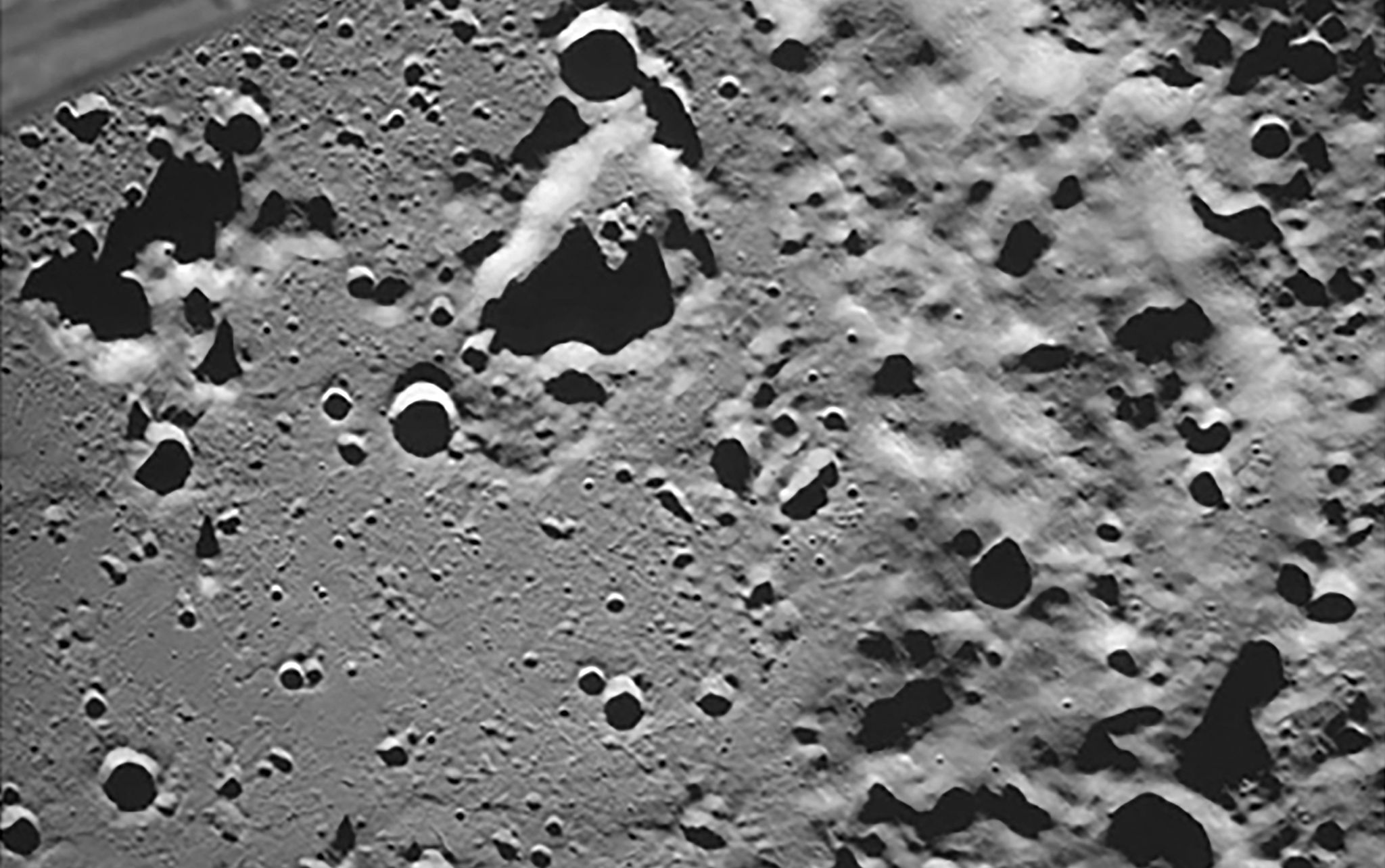 Russische Raumsonde sendet erste Aufnahme von Mondoberfläche