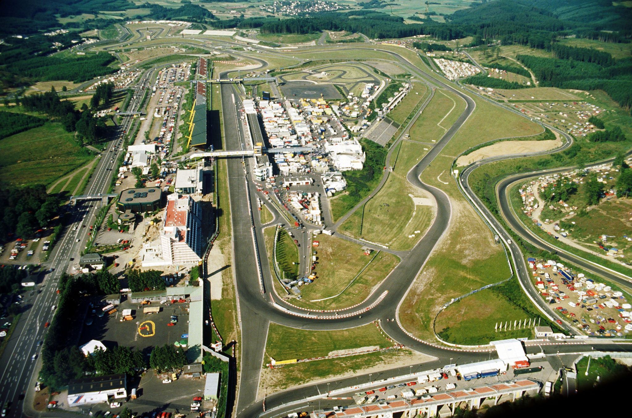 Zwei Tote bei gewerblicher Testfahrt auf Nürburgring