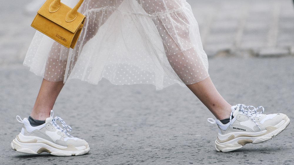 TikTok-Trend: Wrong Shoe Theory sorgt für stylische Outfits