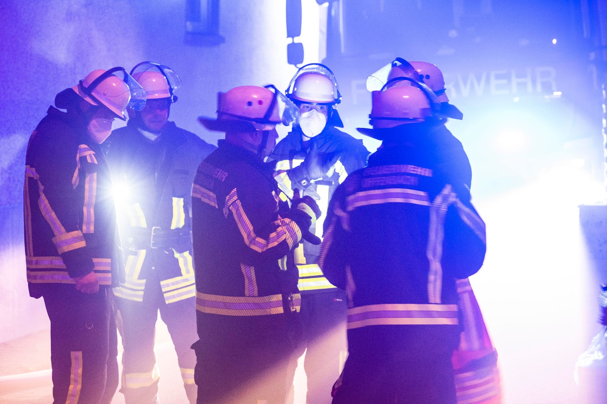 Aufräumarbeiten nach Großbrand in Recyclingfirma