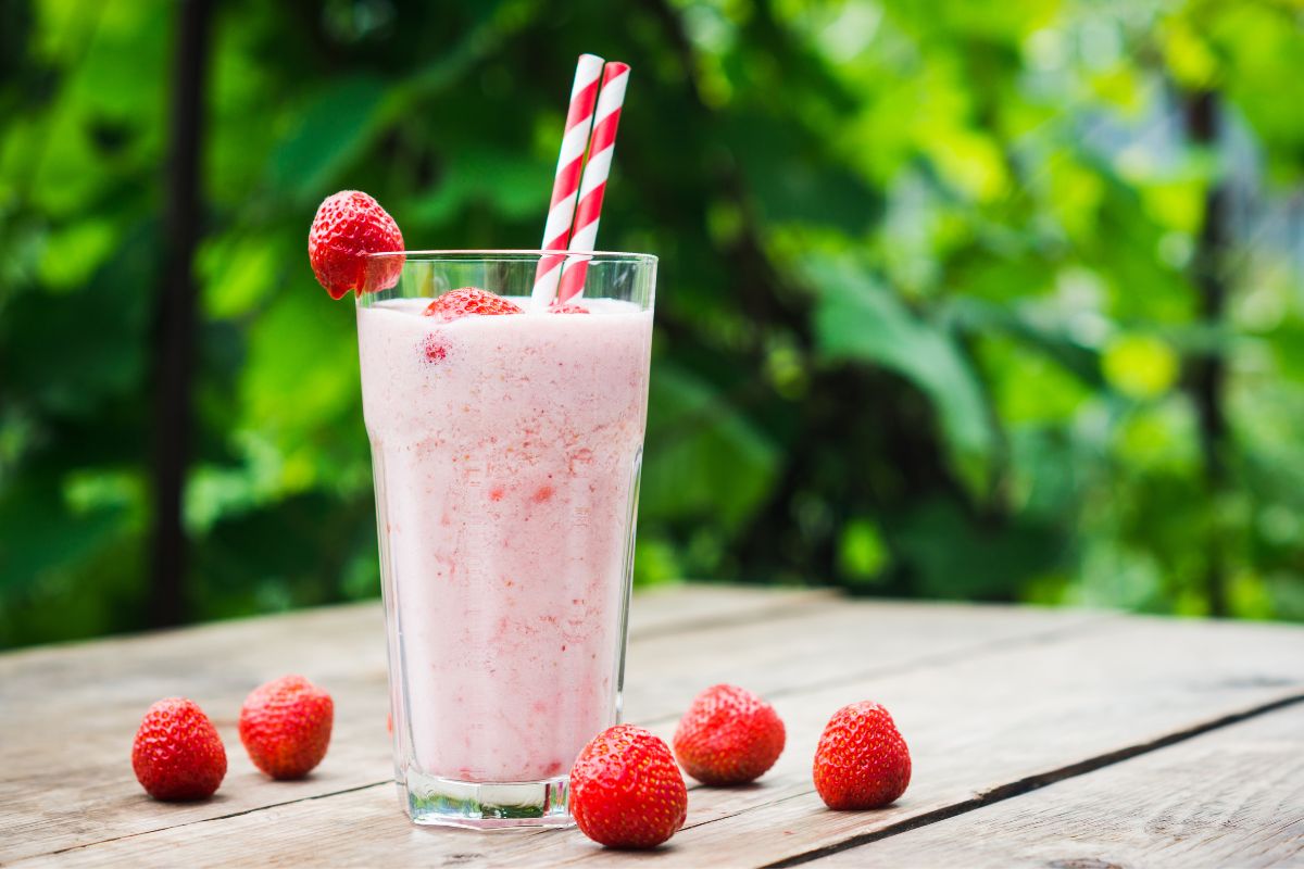 FATALER GENUSS: Drei Tote nach Konsum von Erdbeer-Milchshake