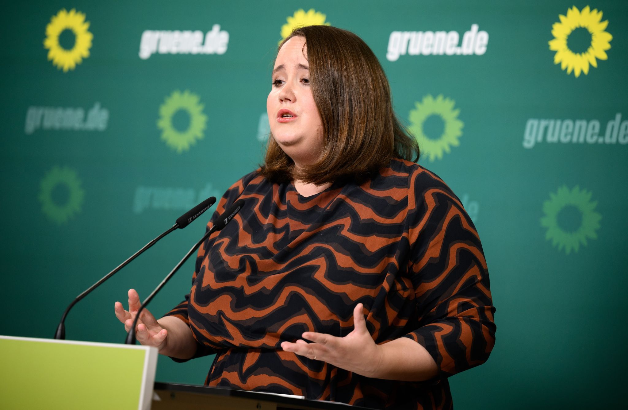 Grünen-Vorsitzende will mehr Unterstützung für Kommunen
