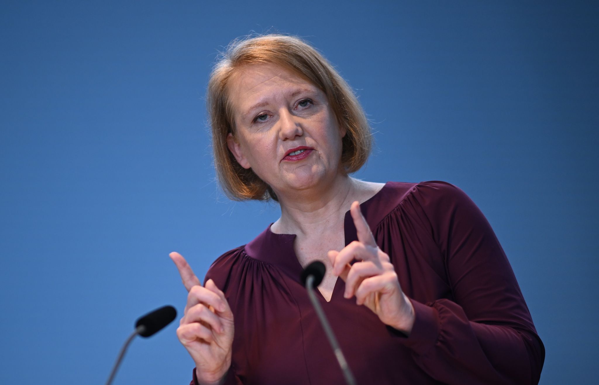 Kindergrundsicherung: Paus wehrt sich gegen Kritik