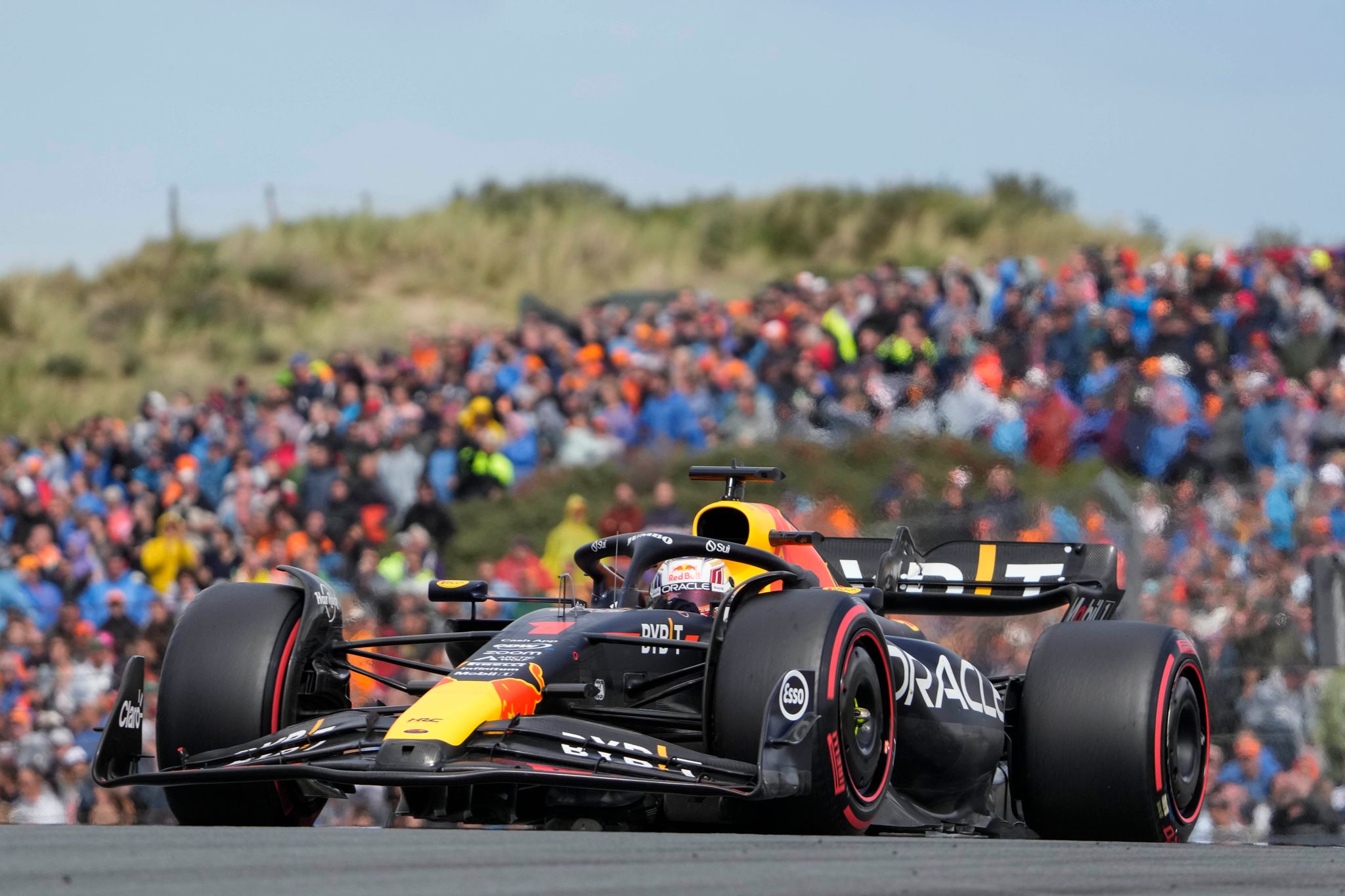 Stolz und ergriffen: Verstappen-Show im Regen von Zandvoort