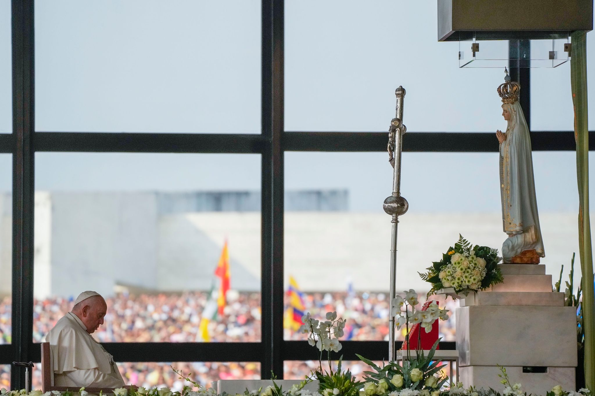 Wallfahrt in Fatima: Papst Franziskus betet für Frieden