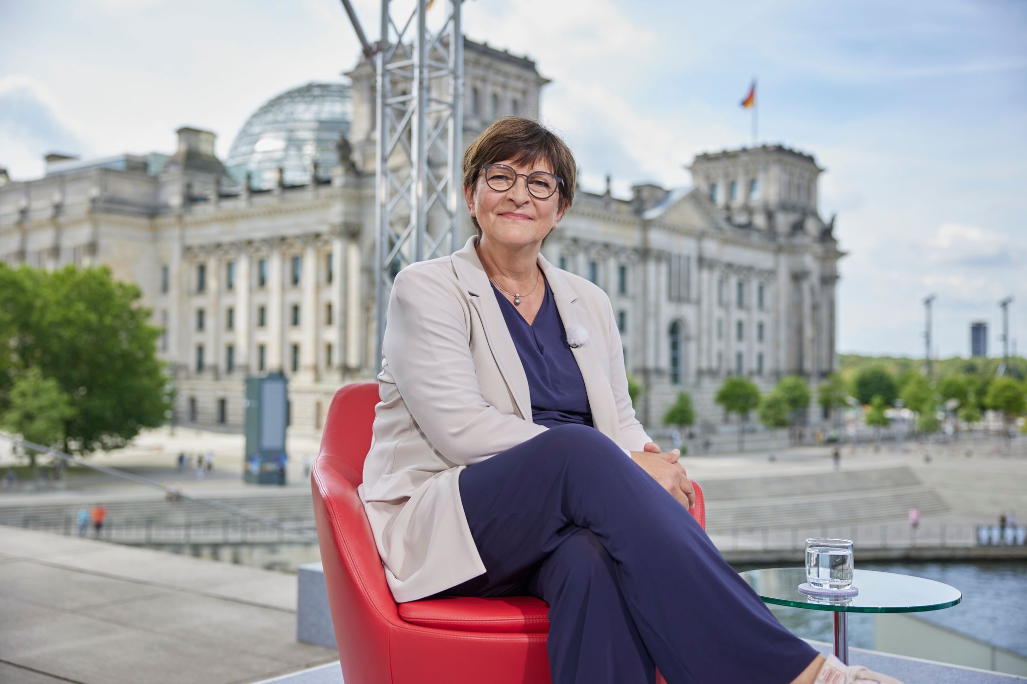 Esken will Kürzungen bei politischer Bildung abwenden