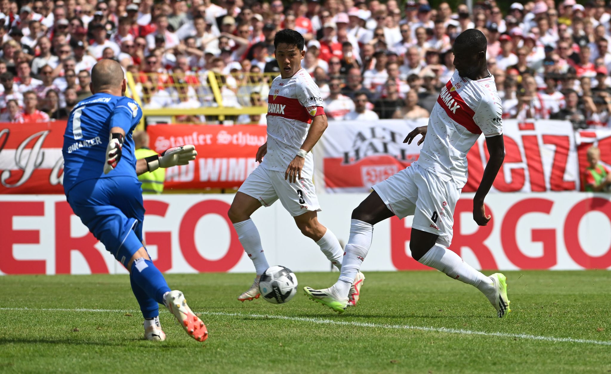 VfB Stuttgart zieht mühelos in zweite Pokalrunde ein