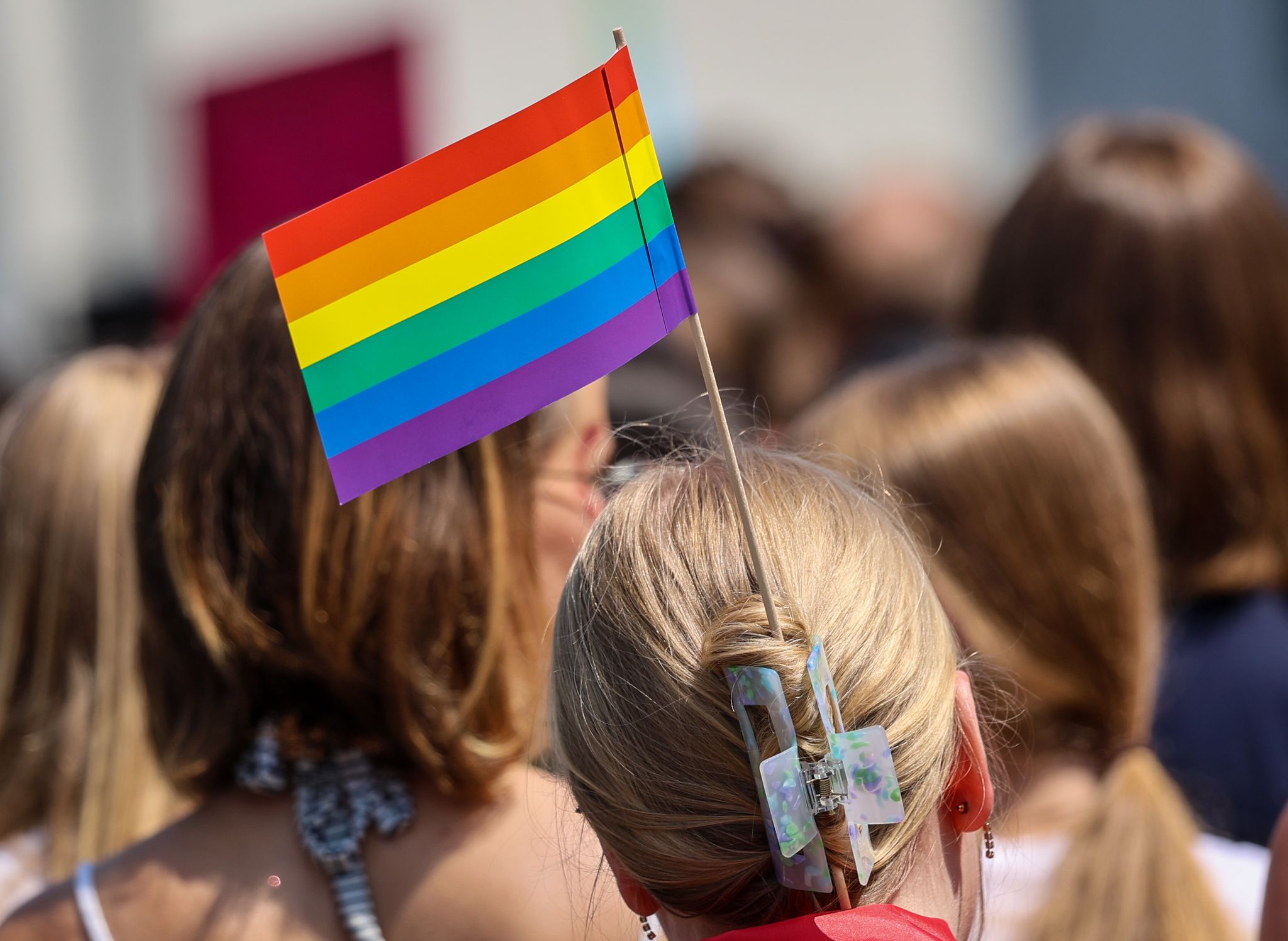 Hitlergruß: Mutmaßlich Rechte stören CSD in Weißenfels