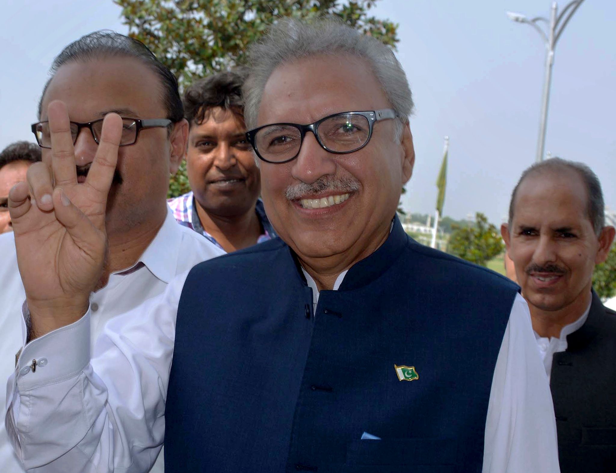 Außenseiter führt Übergangsregierung in Pakistan