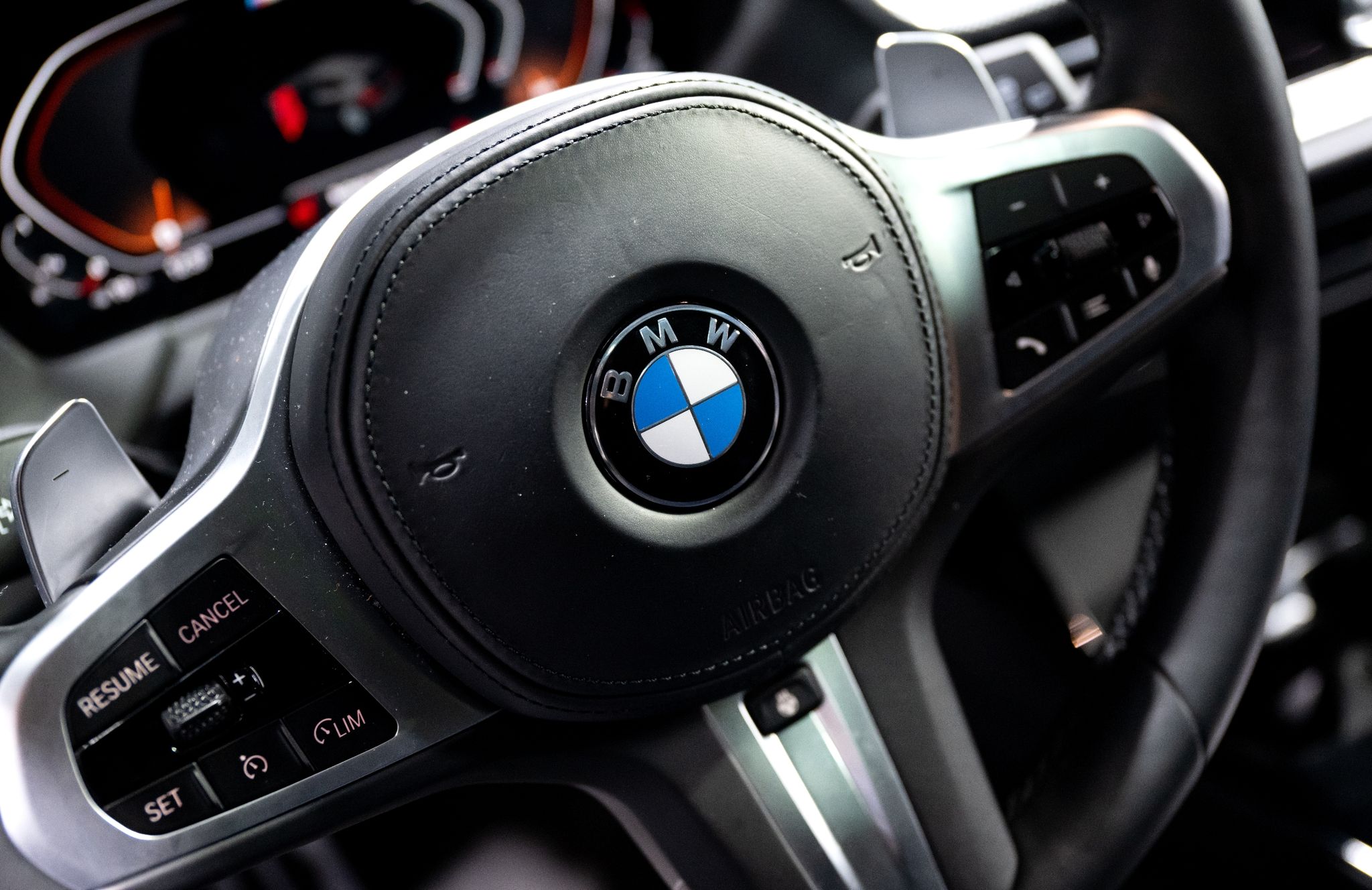 BMW hebt Jahresausblick nach gutem Quartal an