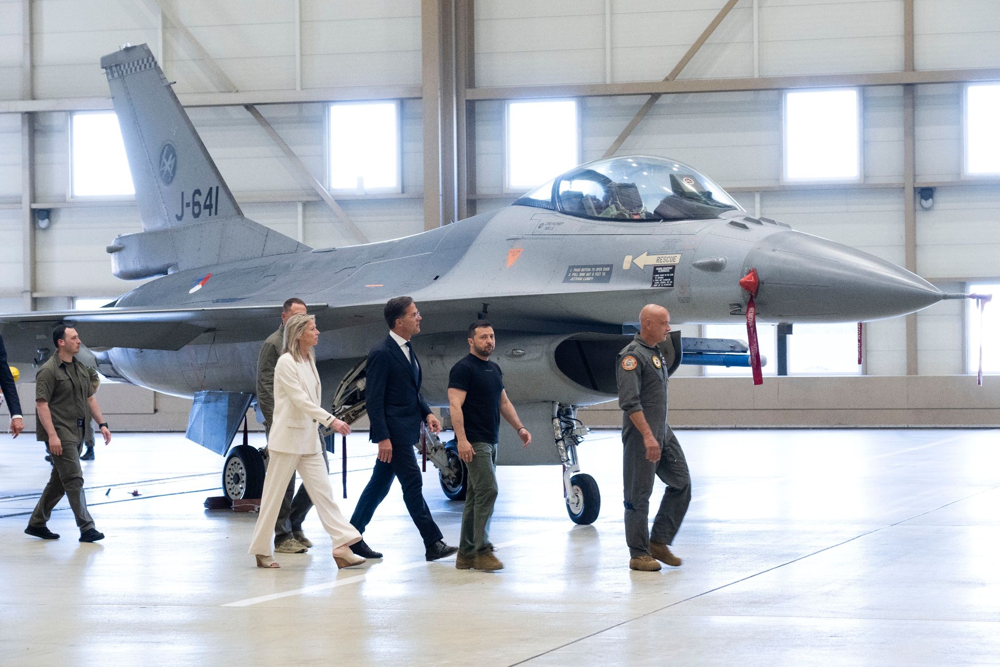 Dänemark und Niederlande sagen F-16-Kampfjets zu