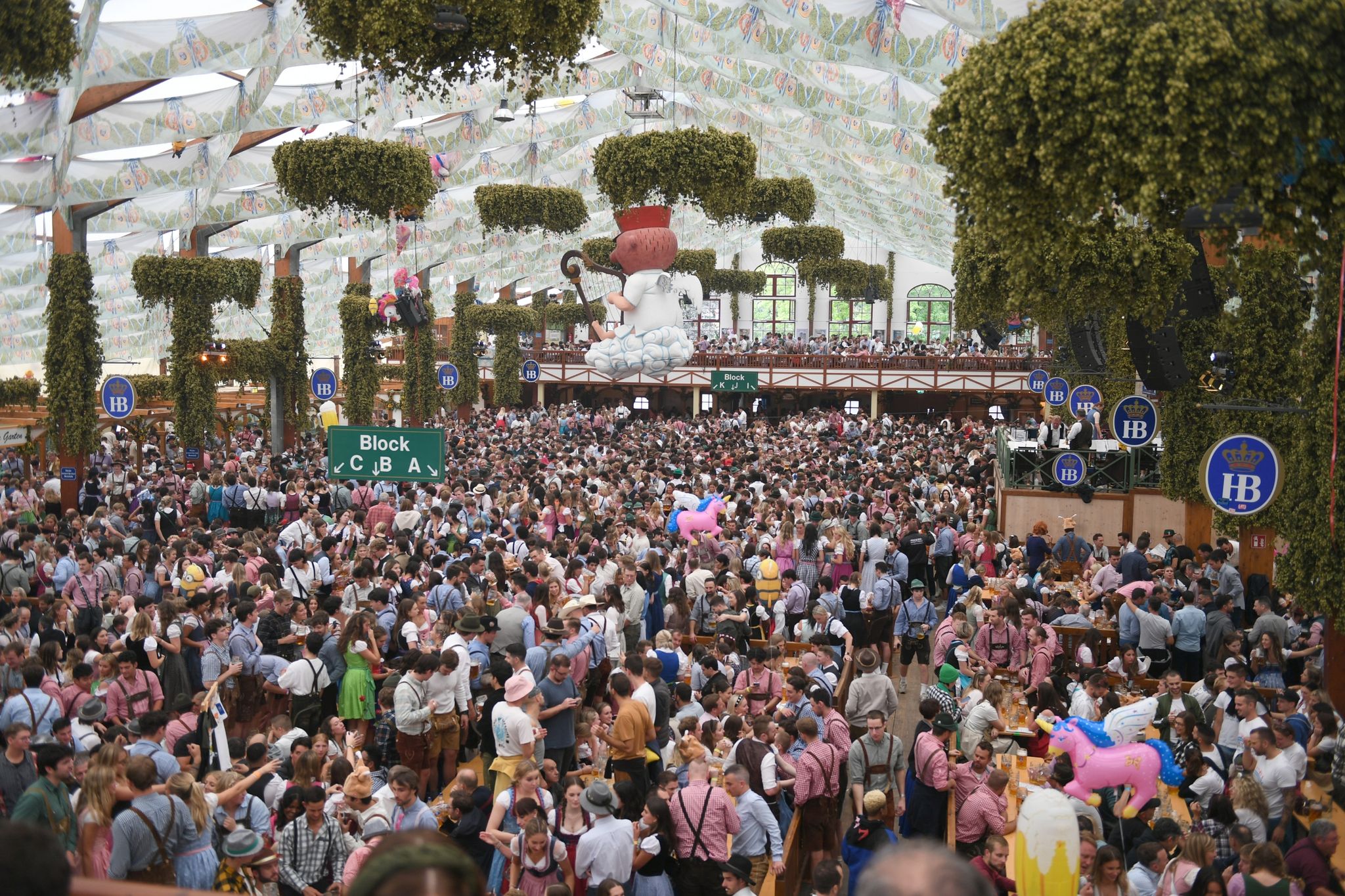 Friedliche «Pracht-Wiesn» – Viele Gäste, weniger Einsätze
