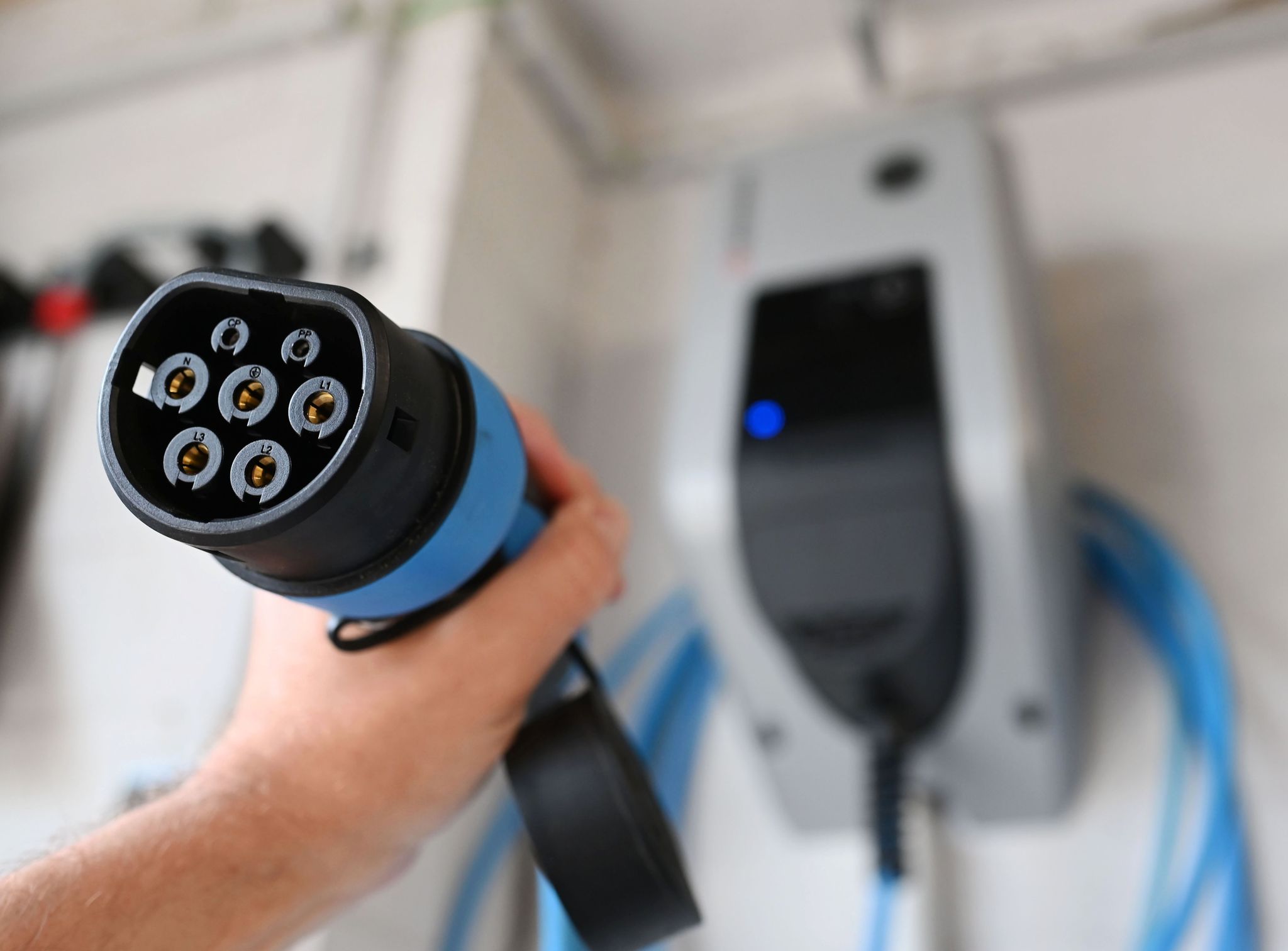 Solarstrom für Elektroautos: Neues Förderprogramm startet