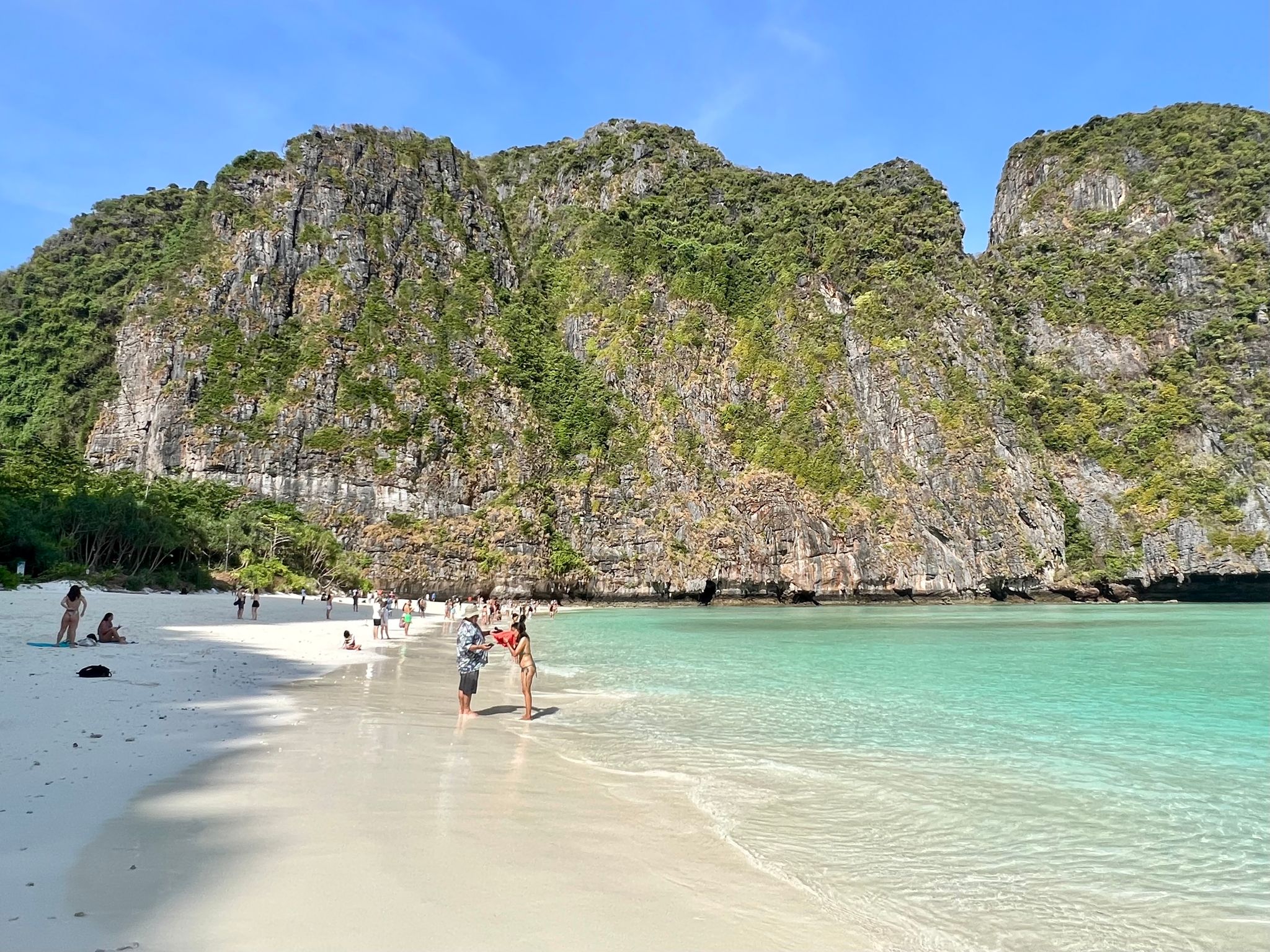 Traumhafte Maya Bay auf Phi Phi Island öffnet wieder
